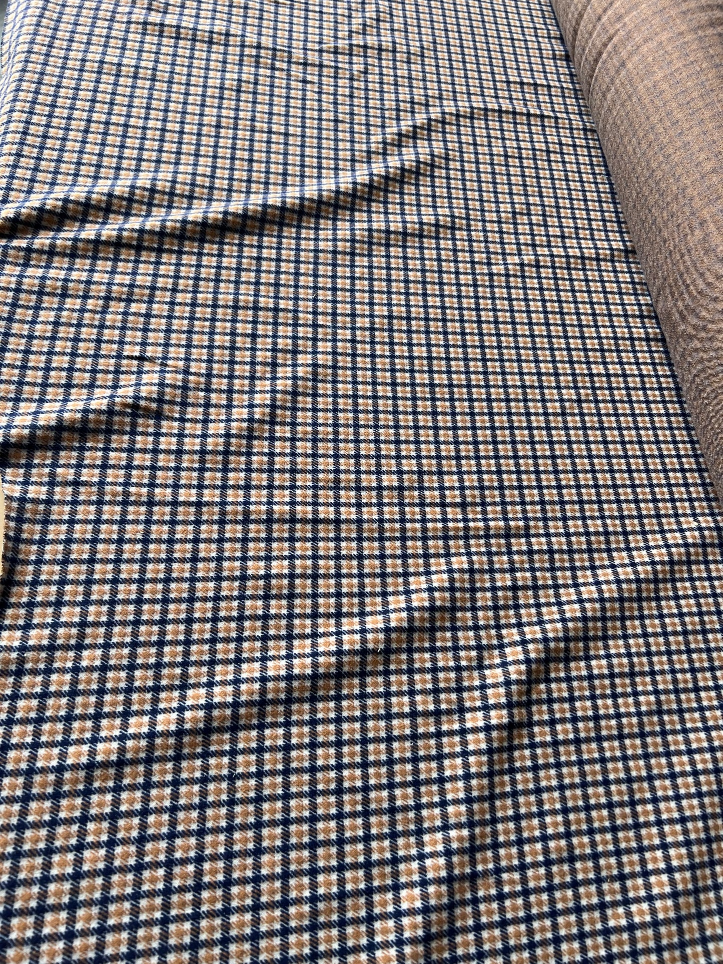 Wallet on diet 061 Wool jersey navy/mustard check