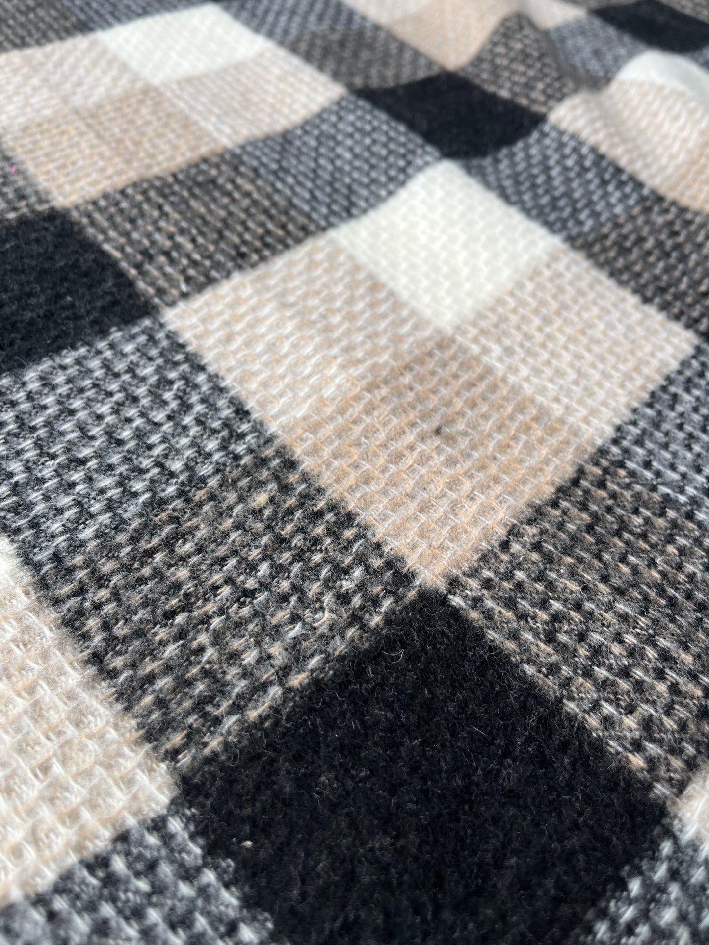 LISA 088 ecru/sand/black checkered heavy cotton
