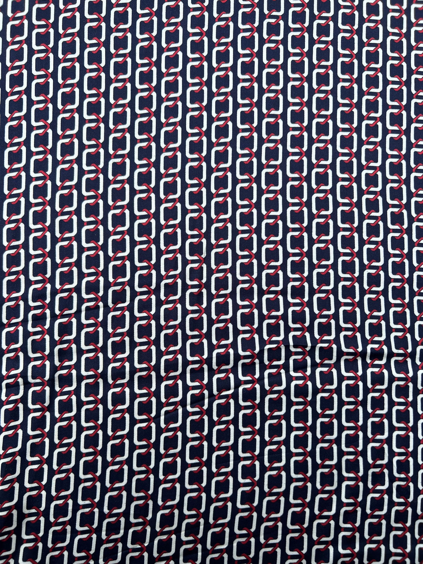 Fiona 020 satin viscose navy with ref ecru chain prints