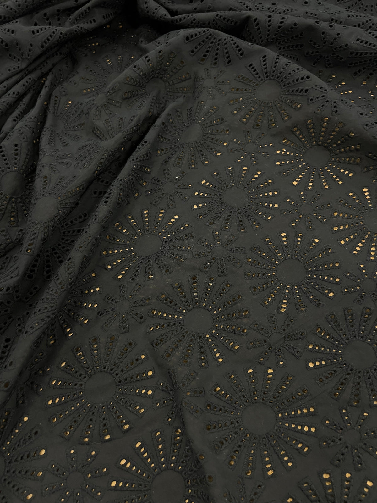 Enrique 020 broderie anglaise flower design black