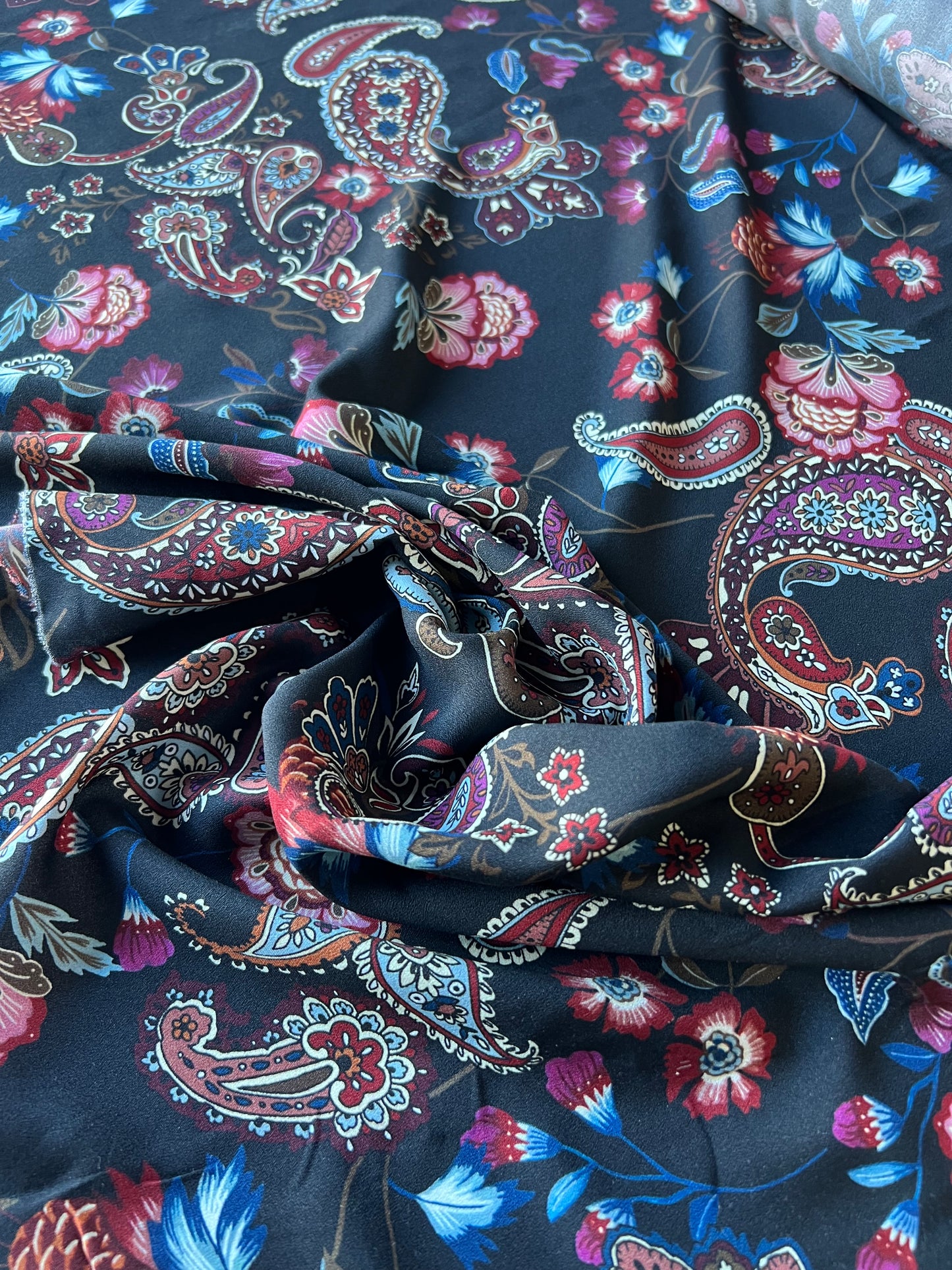 Wallet on diet 041 crêpe viscose black with flowers