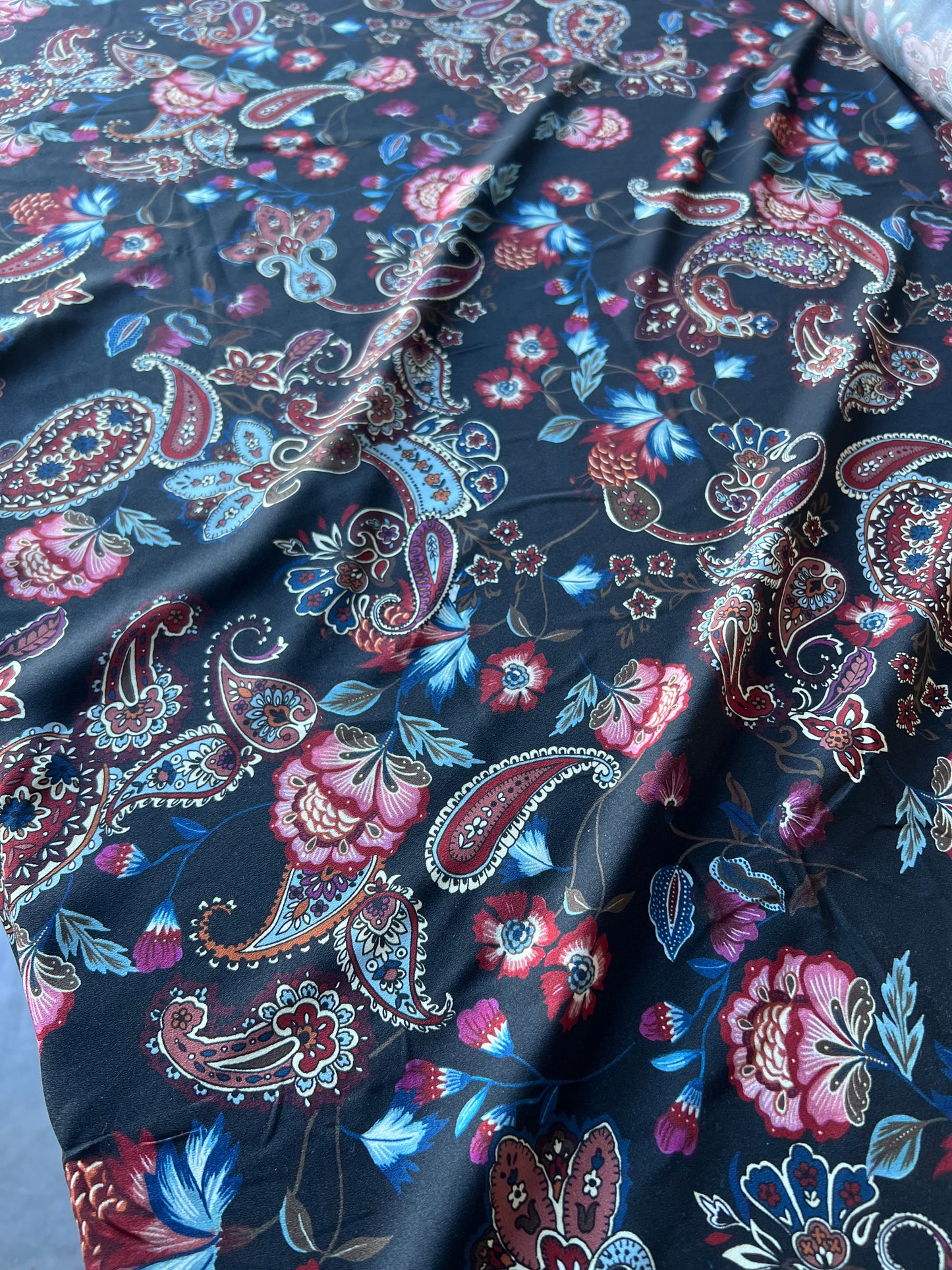 Wallet on diet 041 crêpe viscose black with flowers