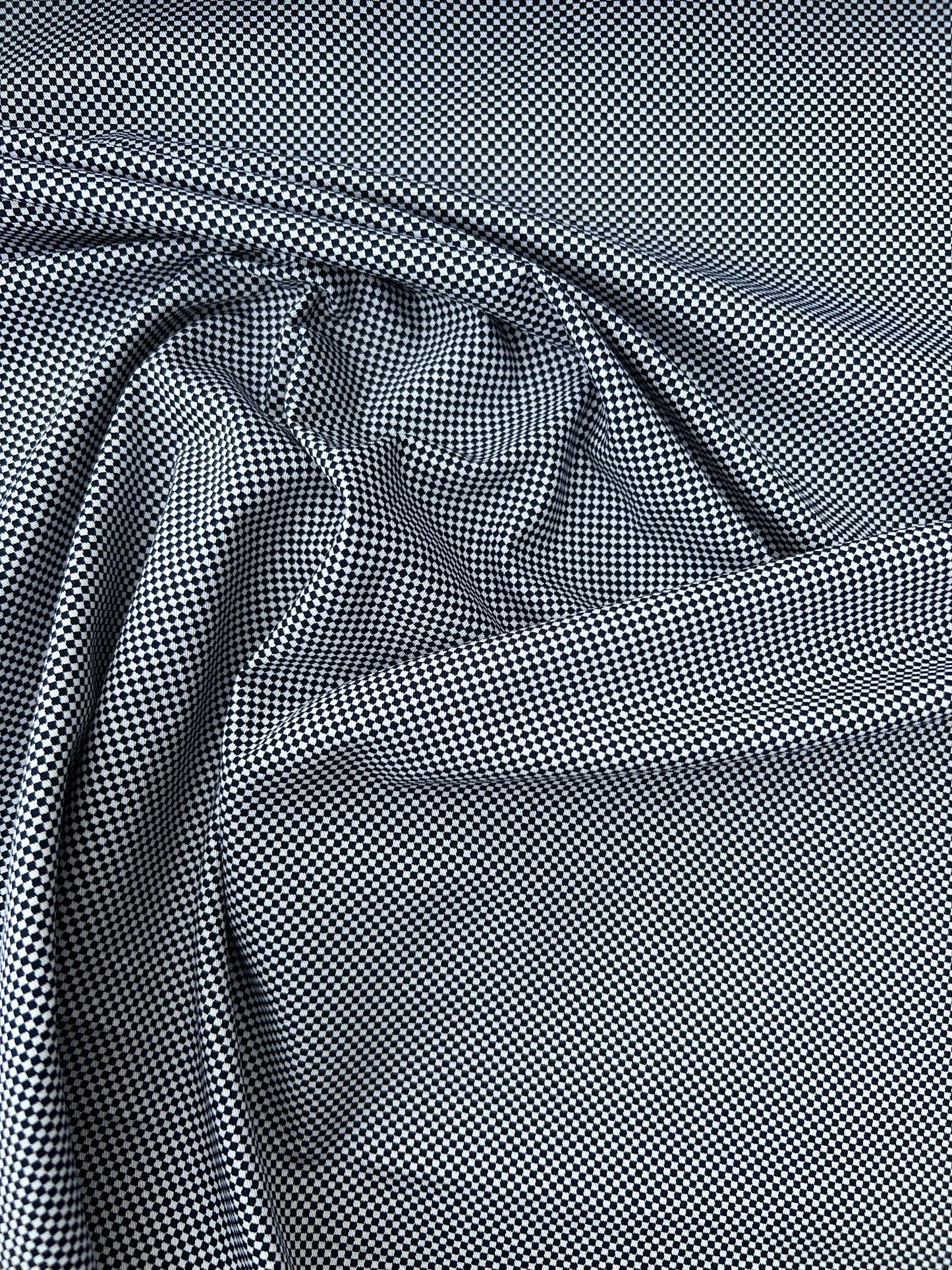 Fiona 003 Cotton twill with tiny square print navy white