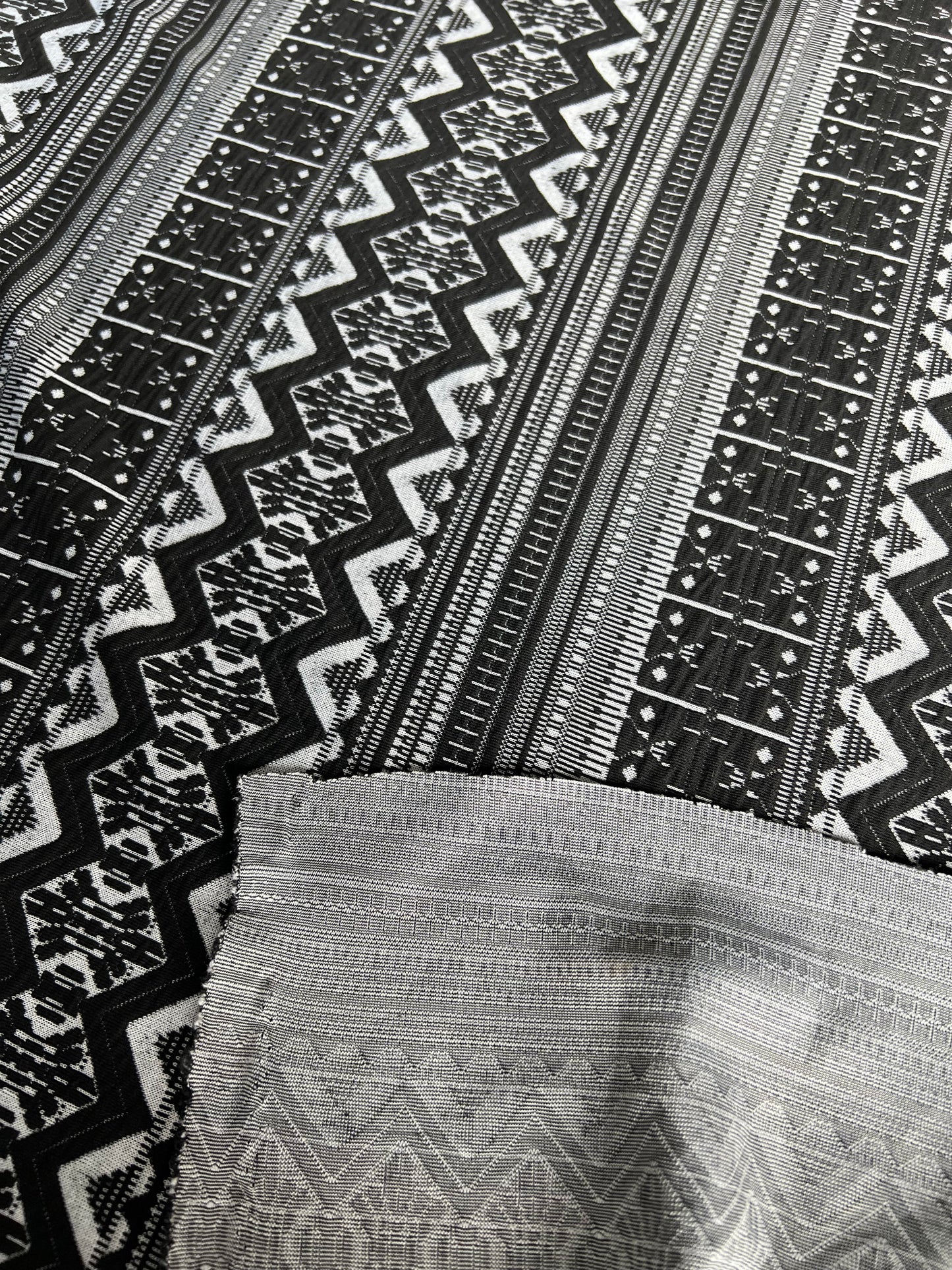 Wallet in diet 015 black white design « embroidery look »