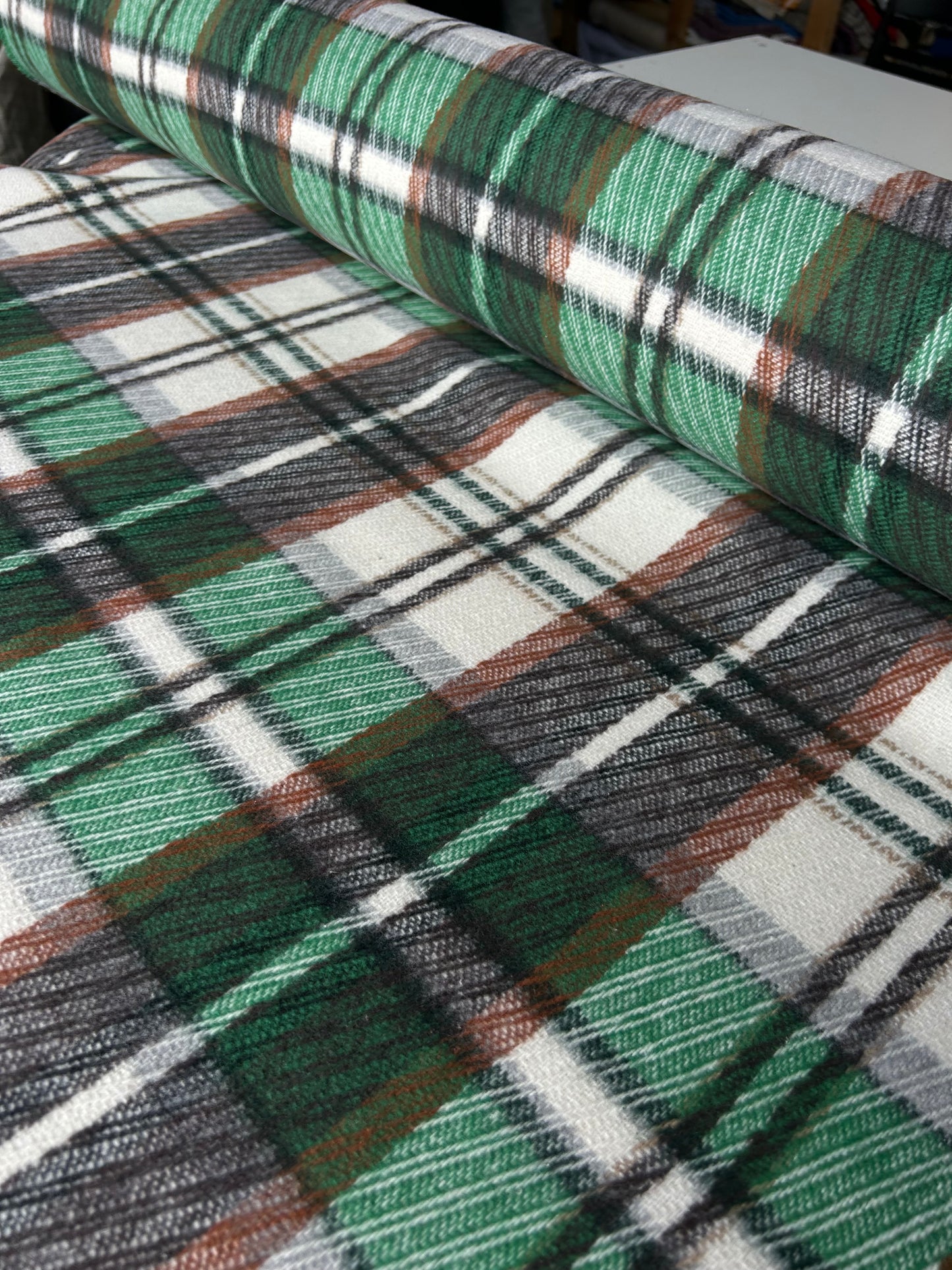 LISA 076 Green/brown/ecru checkered heavy cotton