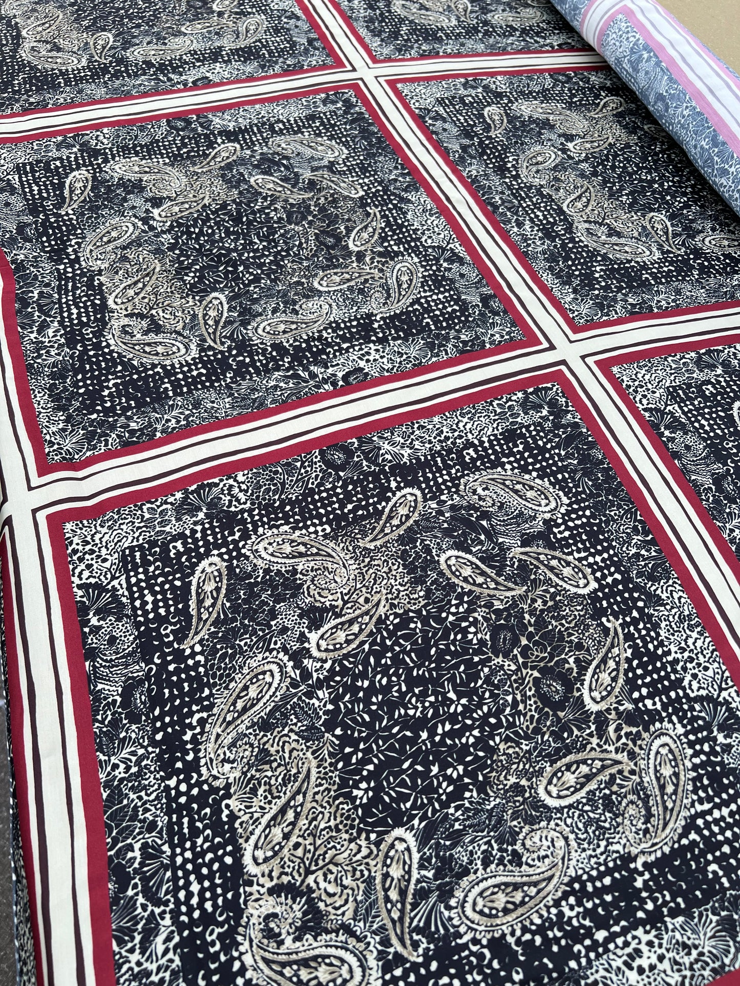 Fiona 021 satin viscose foulard with cashmere print