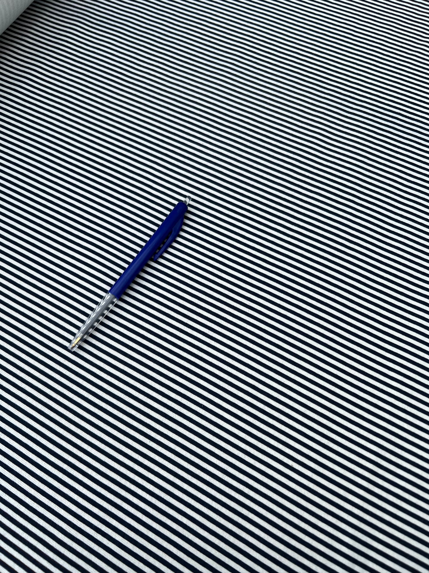 Fiona 004 jersey Cotton pinstripe navy white