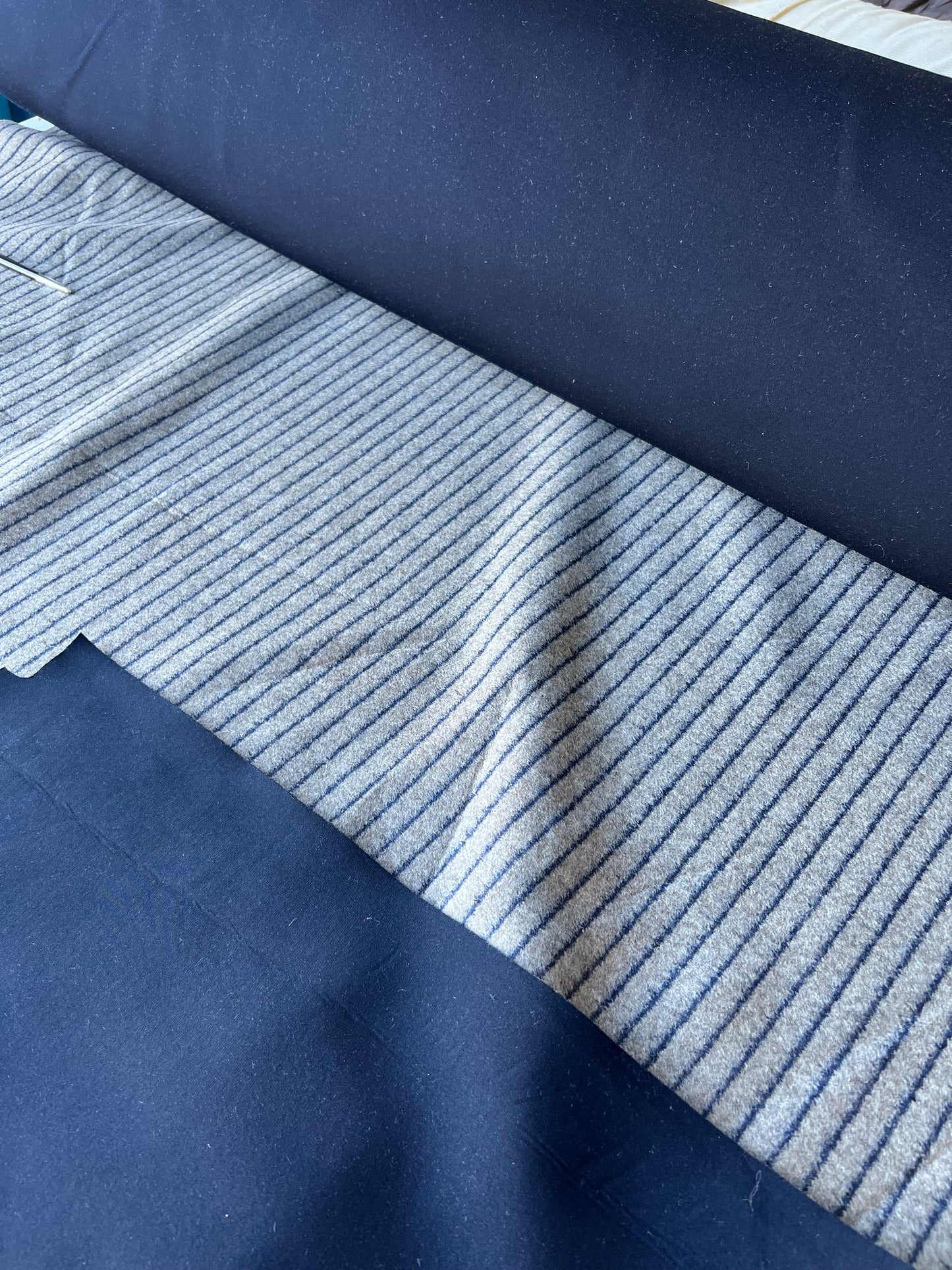 Wallet on diet 047 double face wool taupe navy stripes