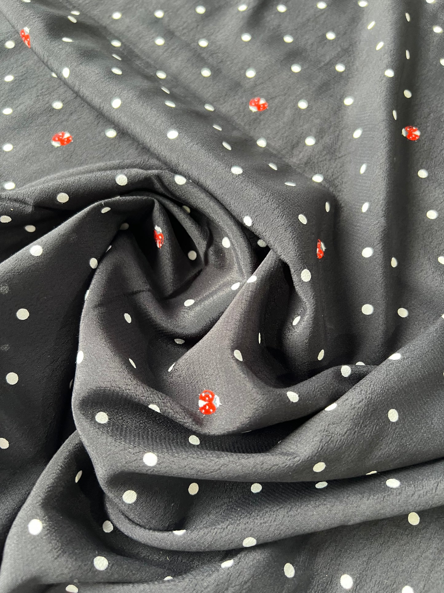 Wallet on diet 030 crêpe viscose black with white dots and ladybugs
