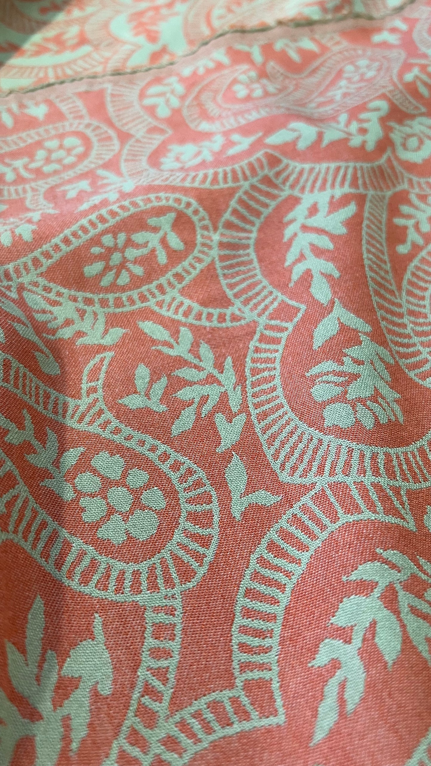 G01 NIKOS 012 viscose damast big paisley