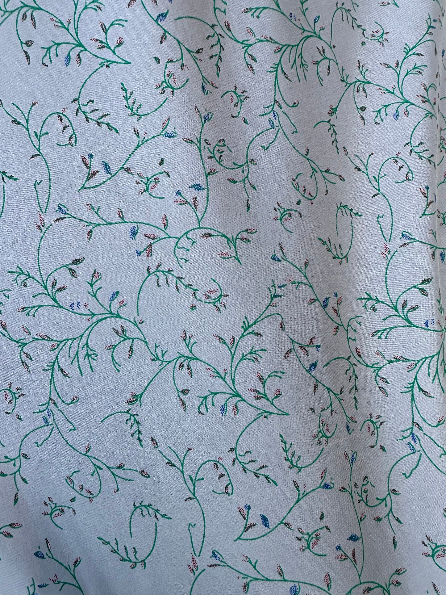 C02 Charlotte 002 Viscose Print Small Flowers Sand