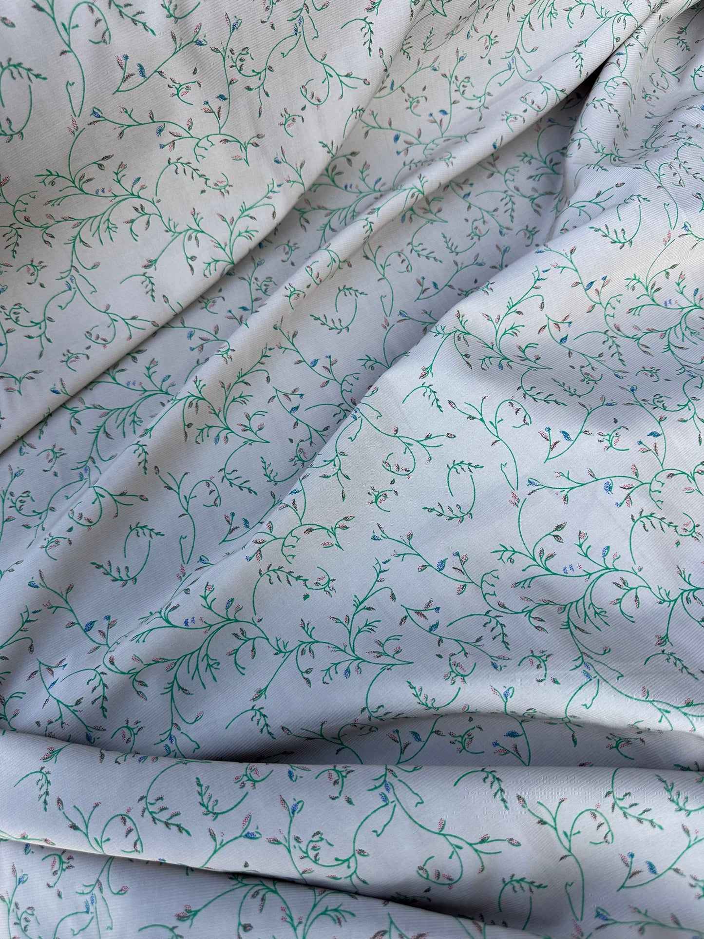 C02 Charlotte 002 Viscose Print Small Flowers Sand