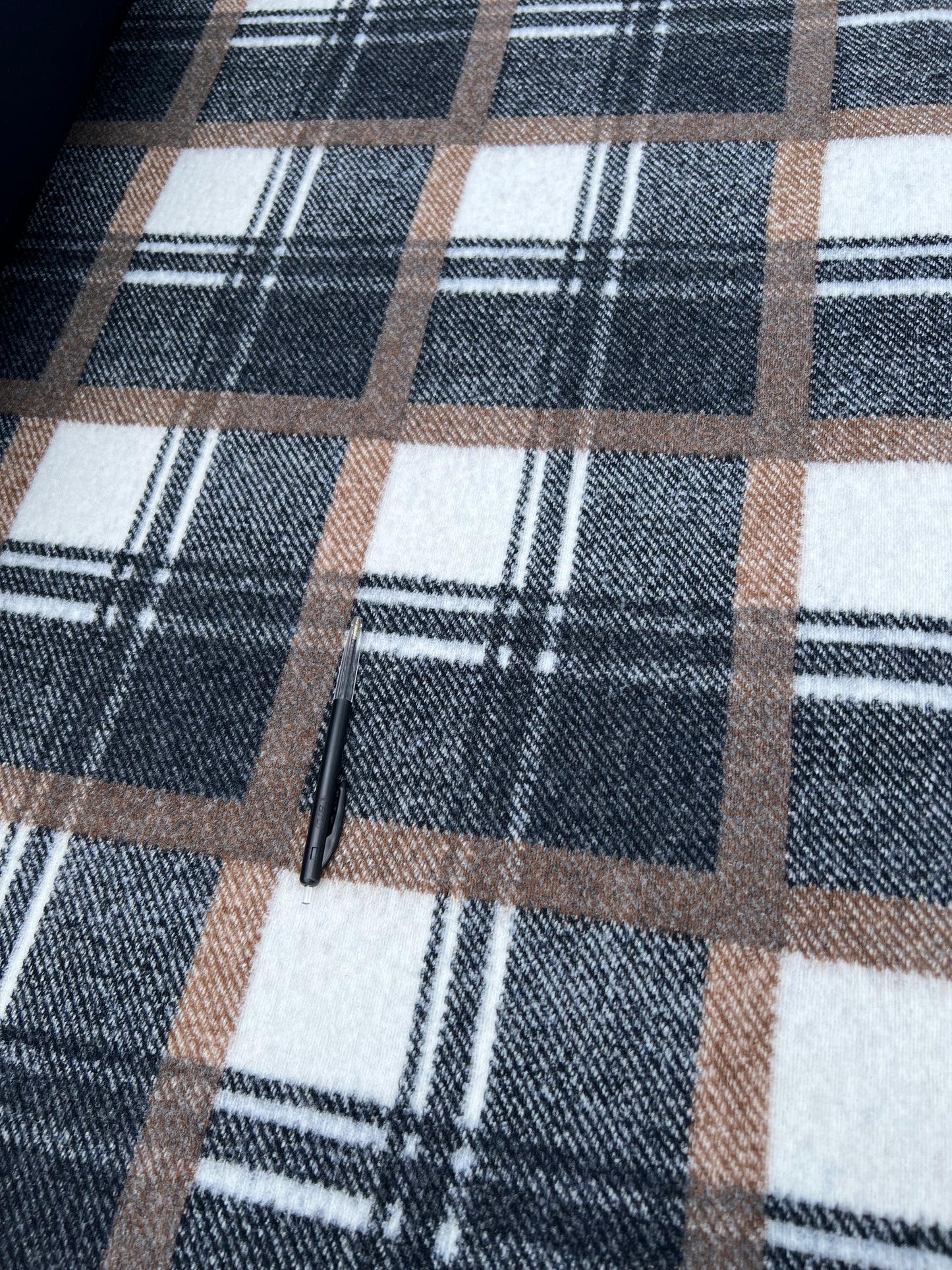 Gustave 022 wool grey/ecru/brown check double face