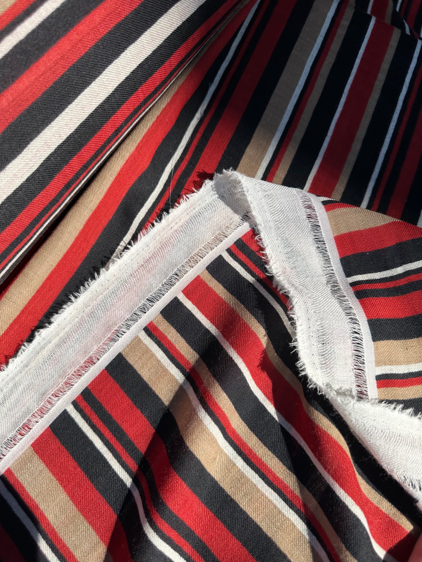 D01 Charlotte 012 Wool Printed Horizontal Stripes