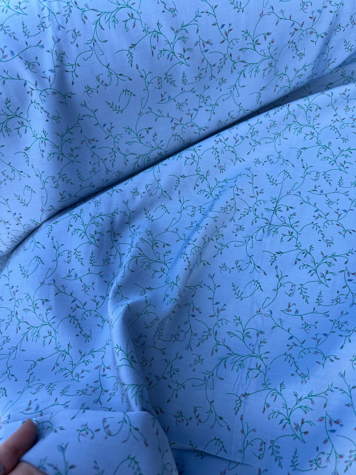 C02 Charlotte 000 Viscose Print Small Flowers Ice Blue