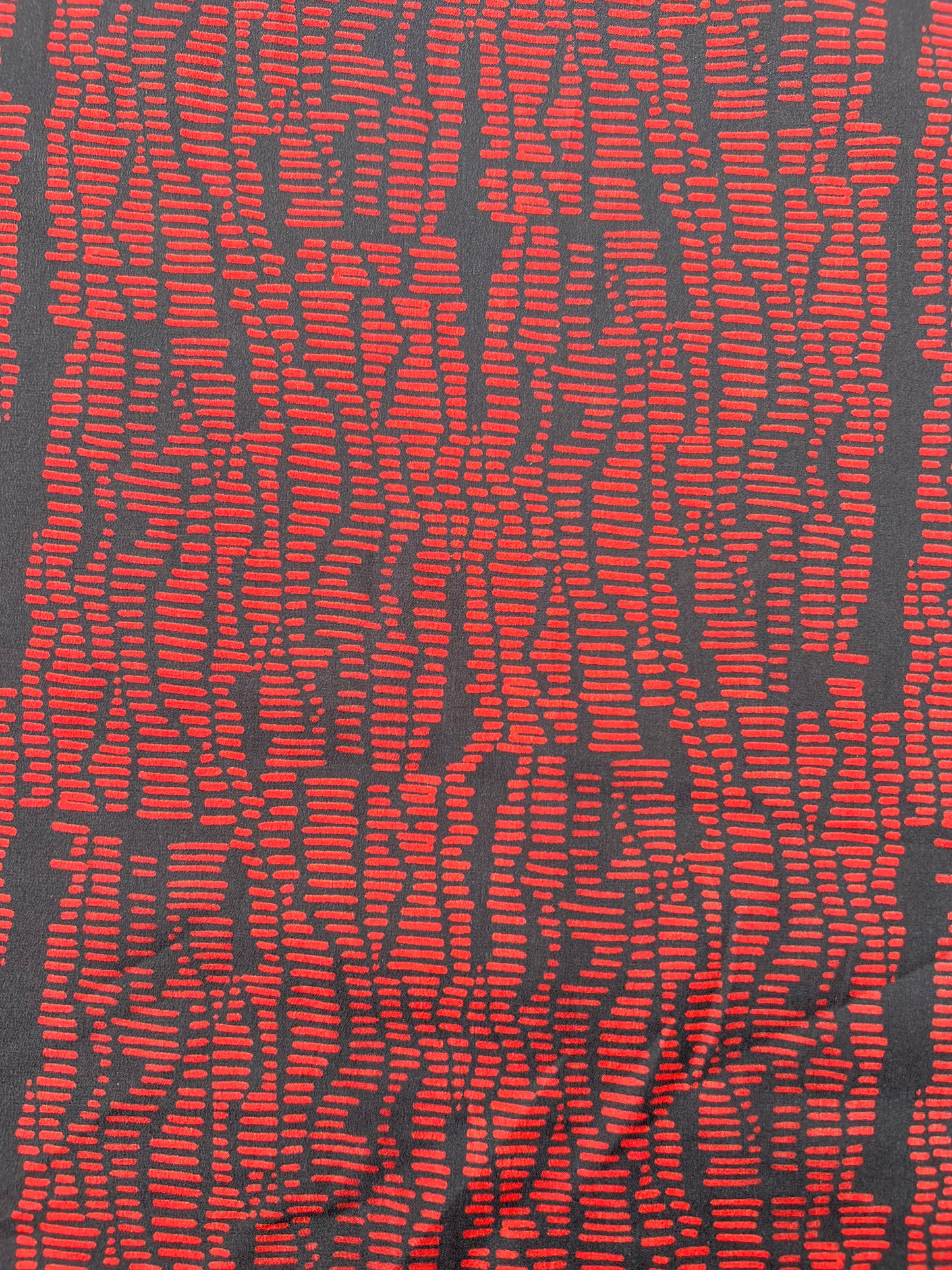 Fiona 019 viscose crêpe black red print