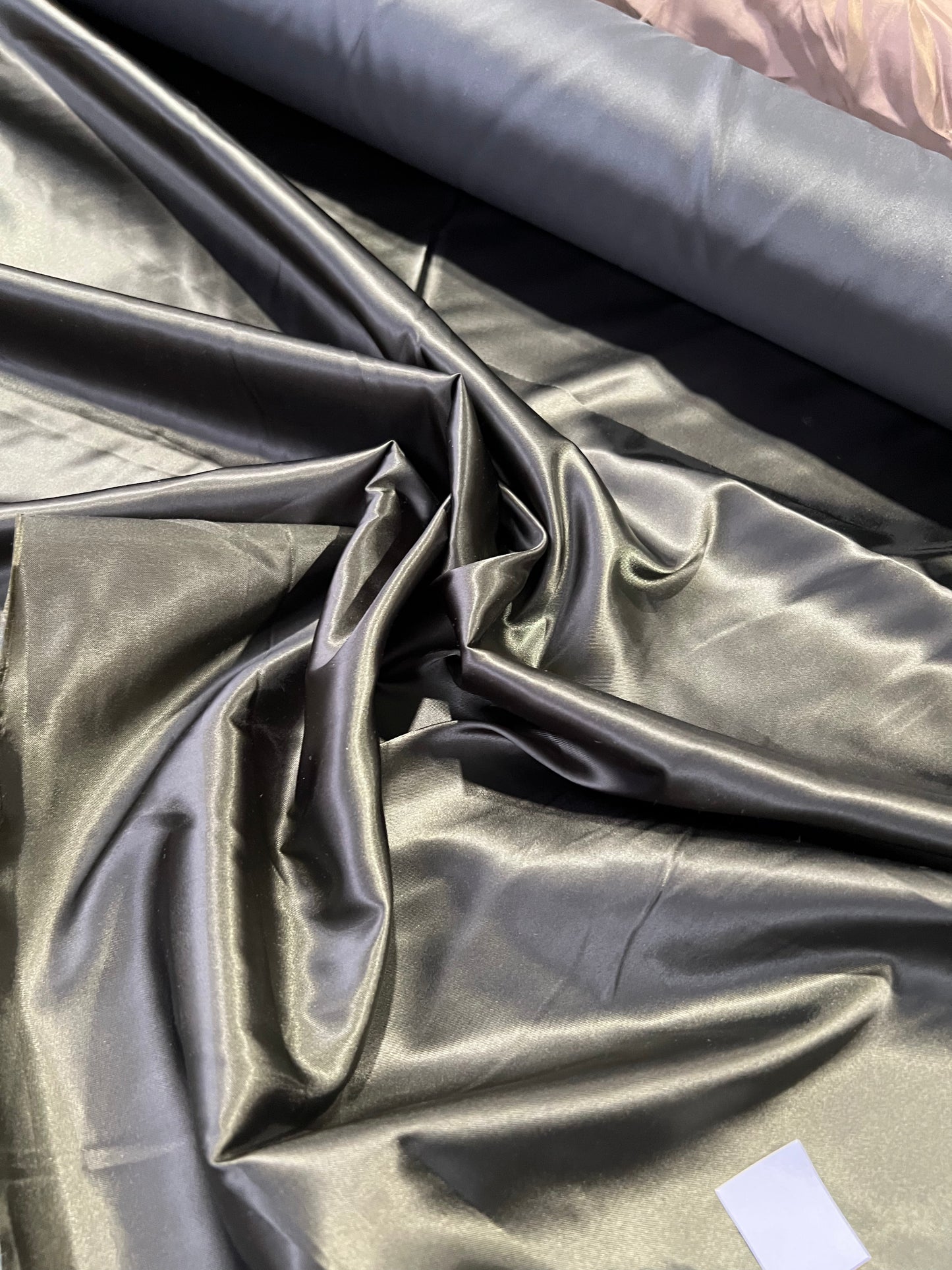 Lining shiny khaki