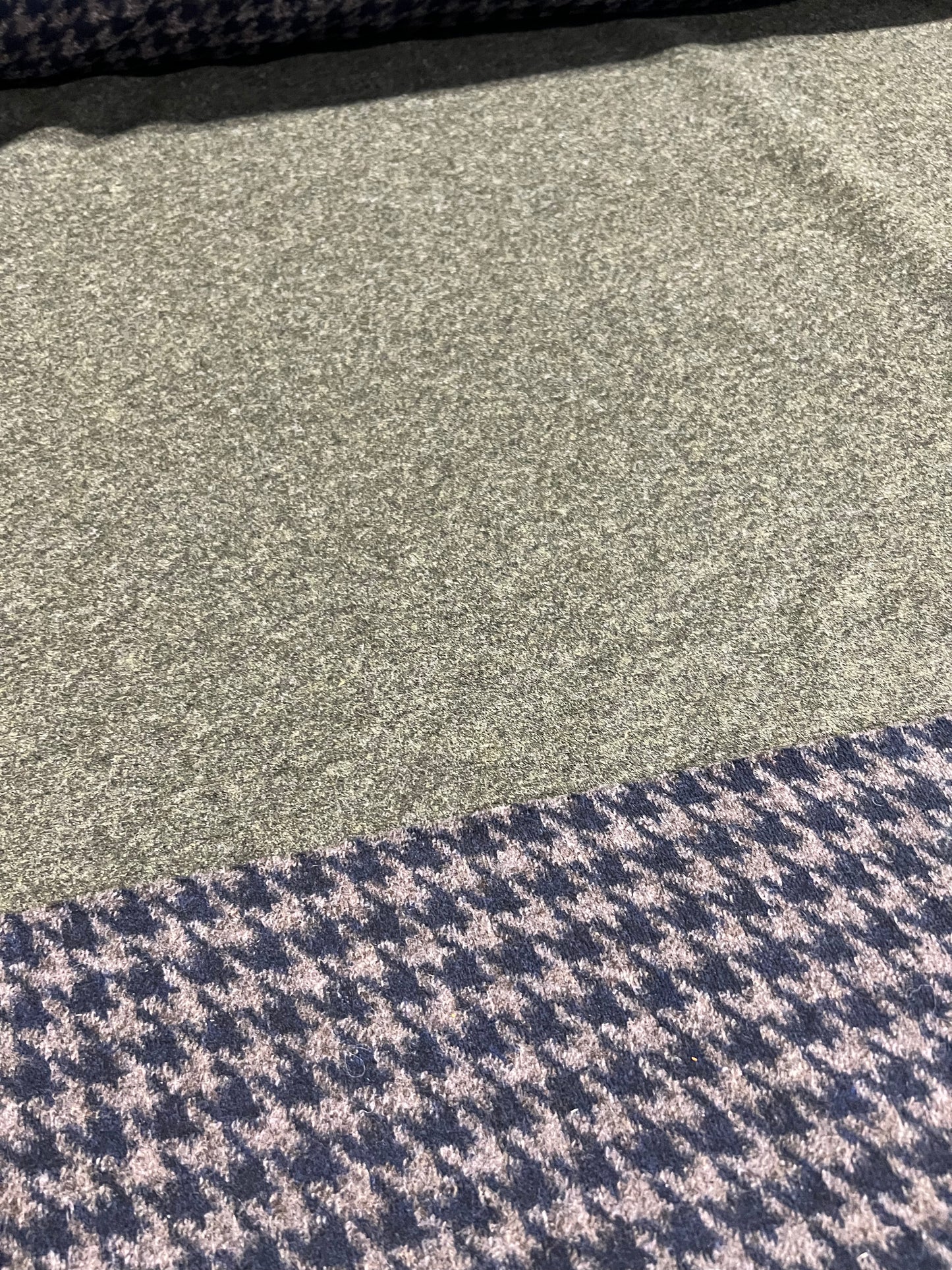 Flip Side 040 double face wool/scuba navy/taupe pied de coq