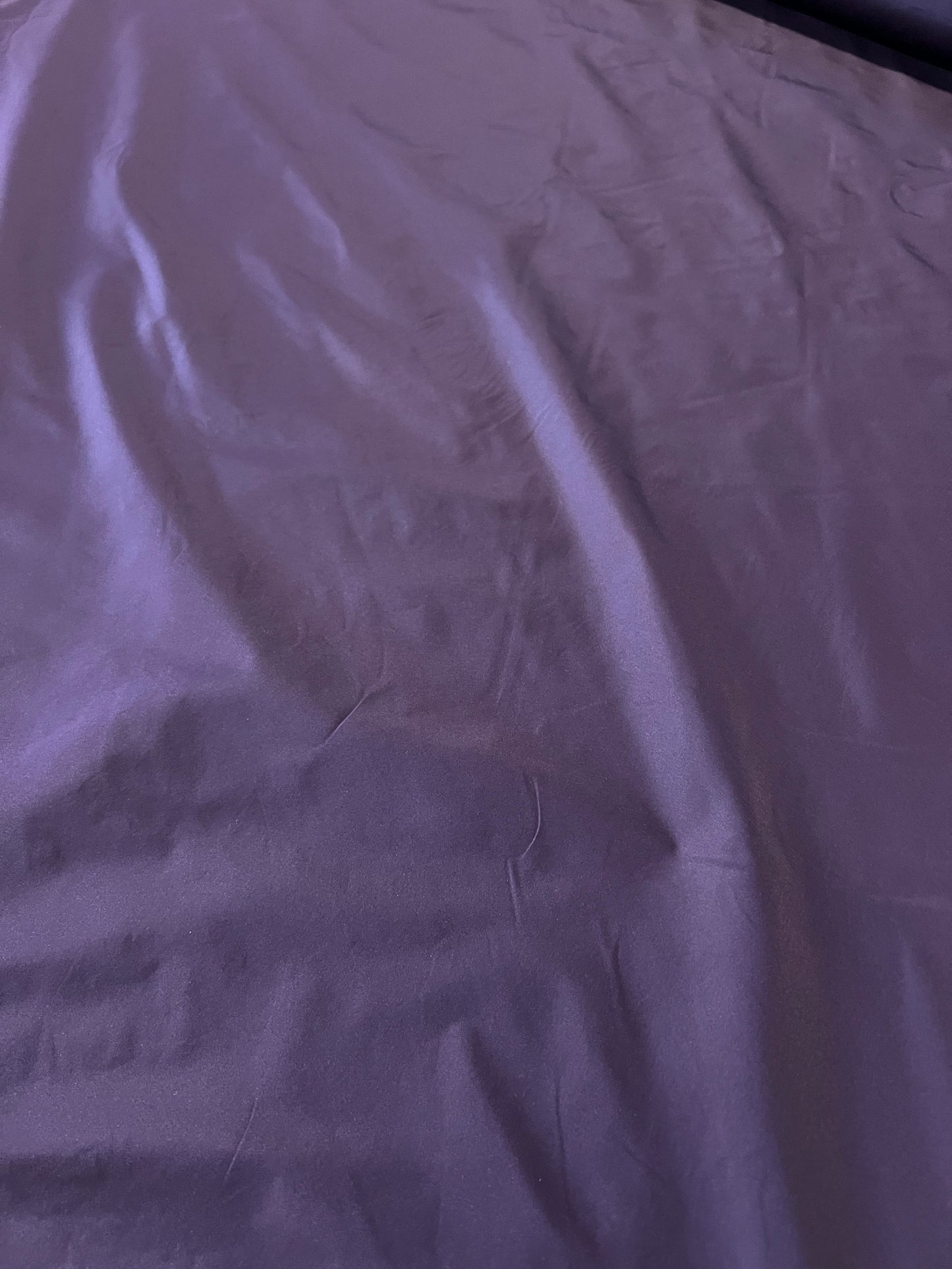 Light Taft 012 aubergine stretch