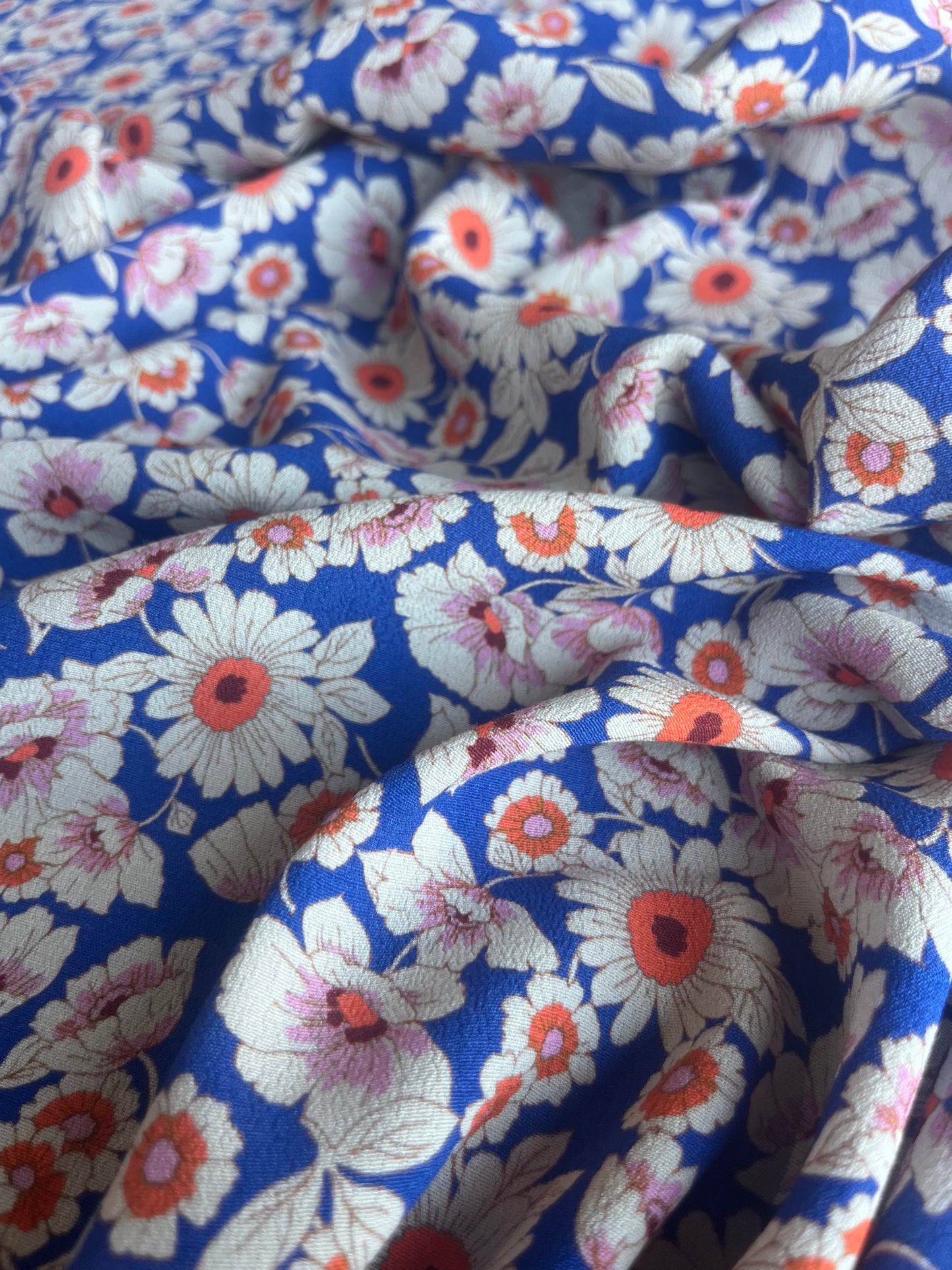 RW 002 crêpe viscose with cobalt/orange flowers