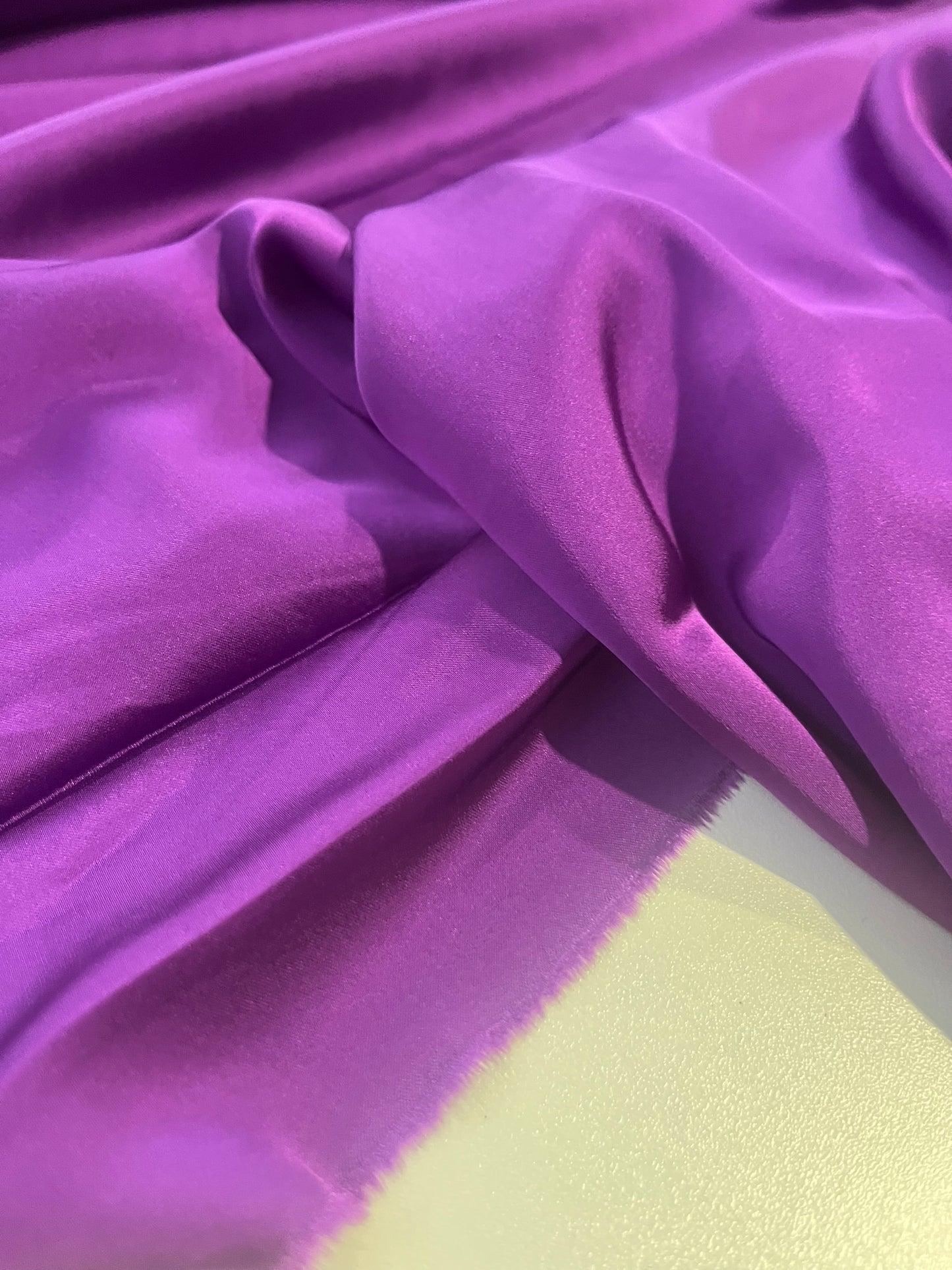 LOTTI 022 satin stretch intense violet