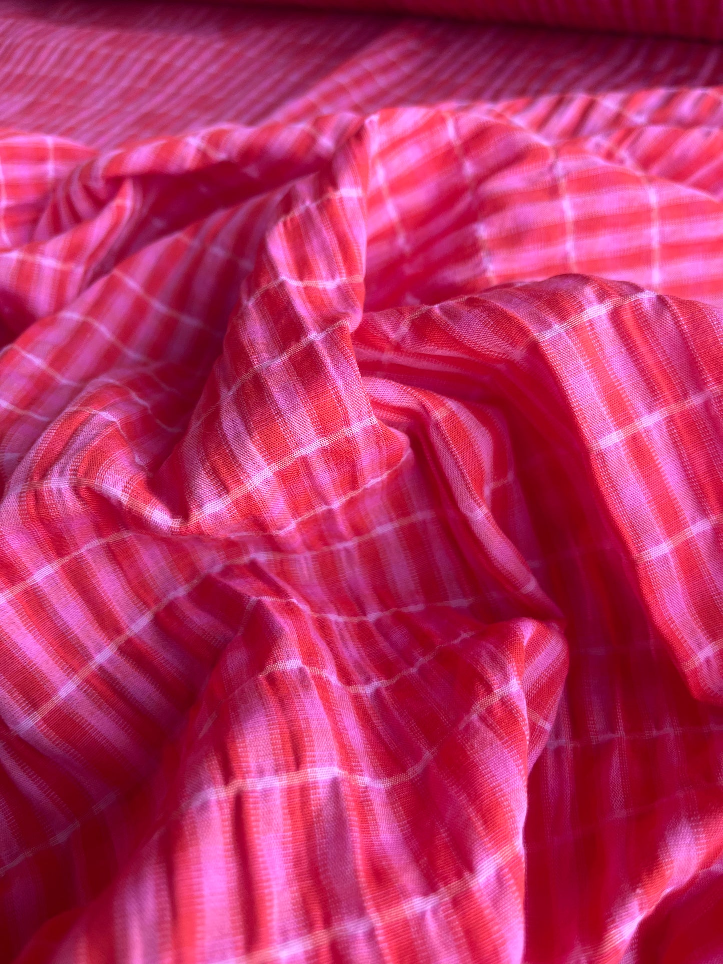 RW 003 light seersucker cotton check pink/red