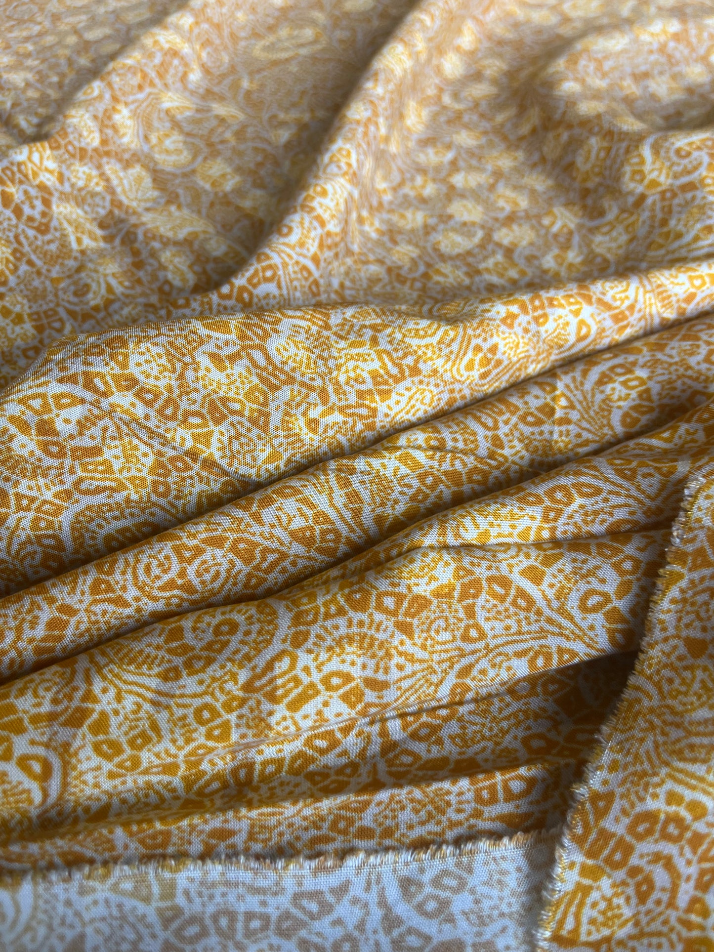 RW 016 viscose satin small orange print