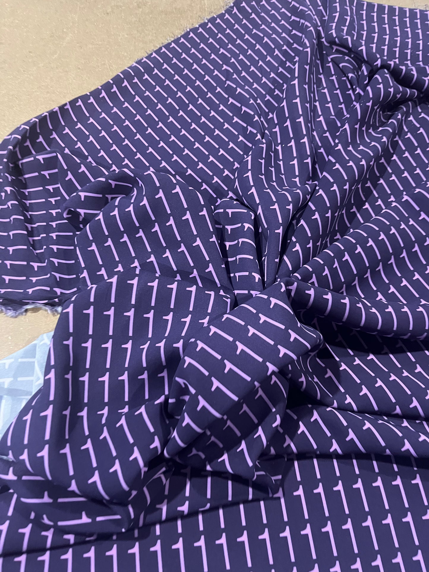C02 bi-stretch graphic