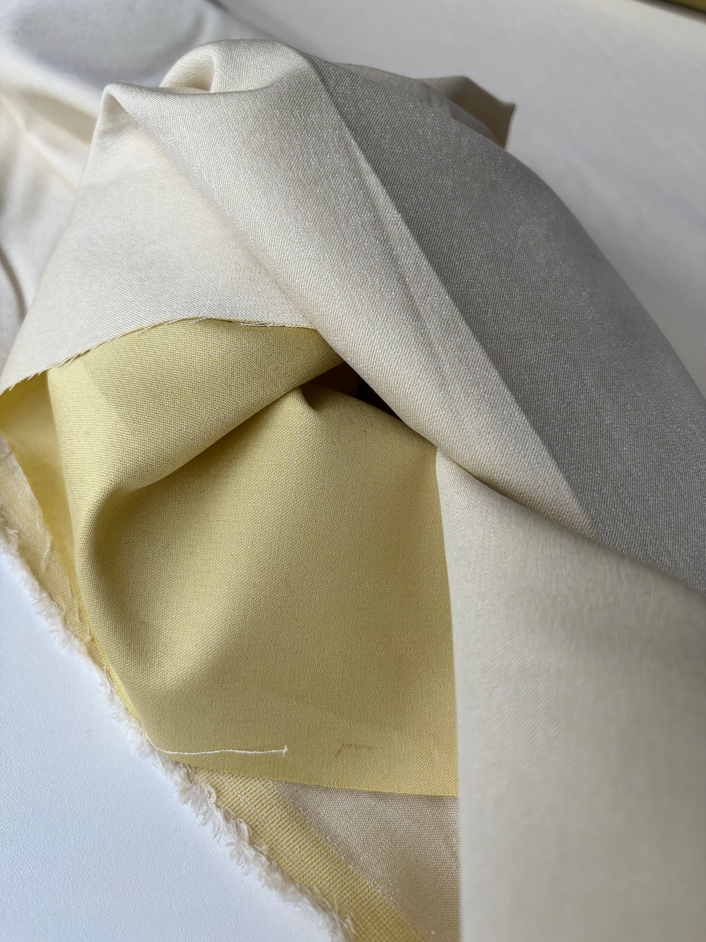 AMI 2.12 banana puree stretch suiting fabric