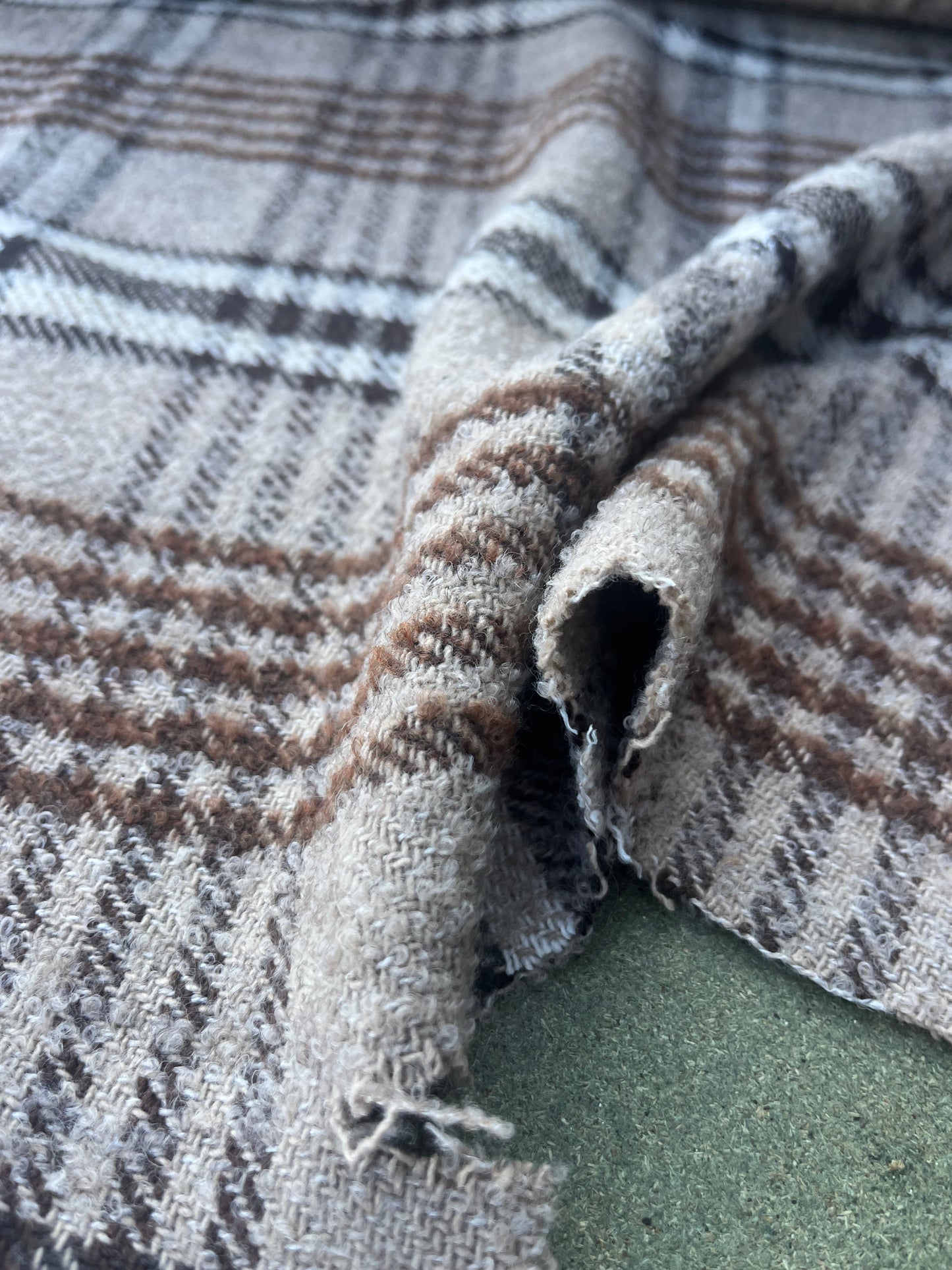 RW 052 heavy wool check for coats