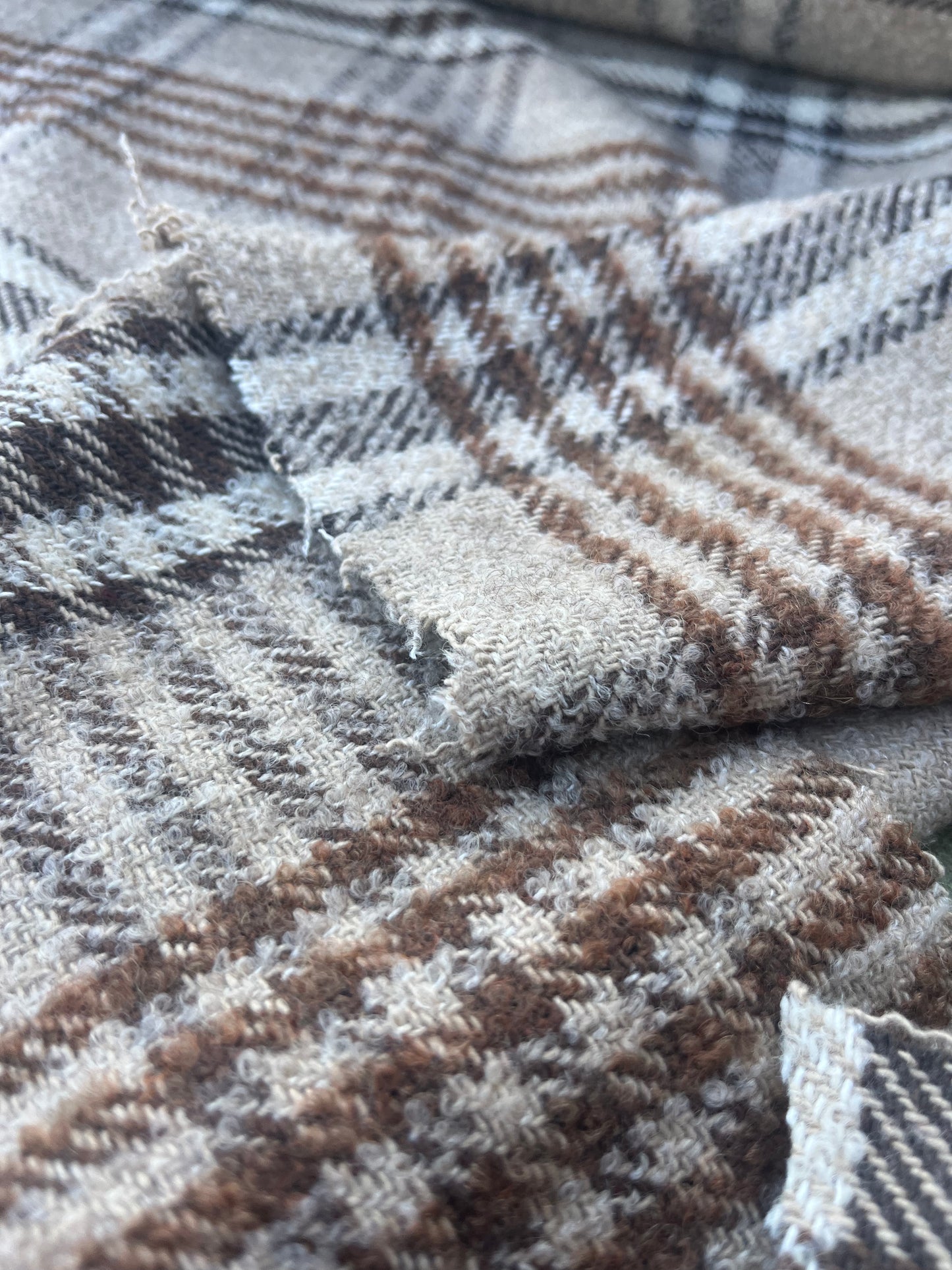 RW 052 heavy wool check for coats