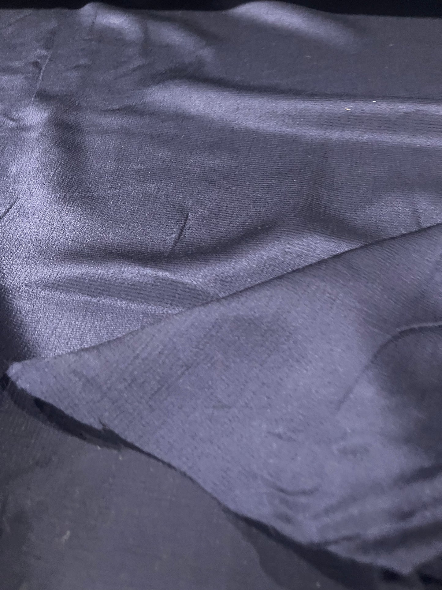 E02 viscose crepon satin navy