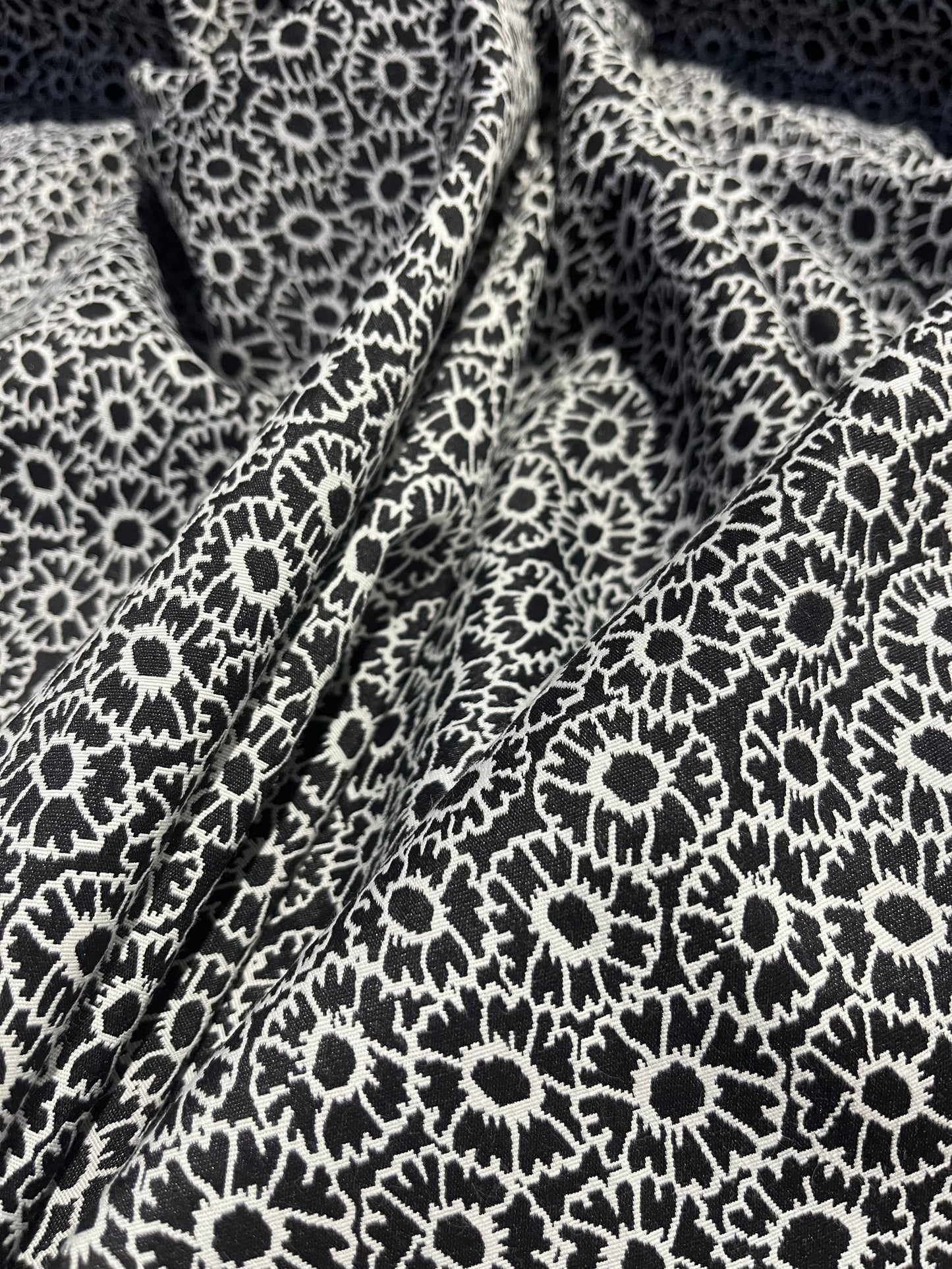 ALBA 020 cotton stretch jacquard marguerites