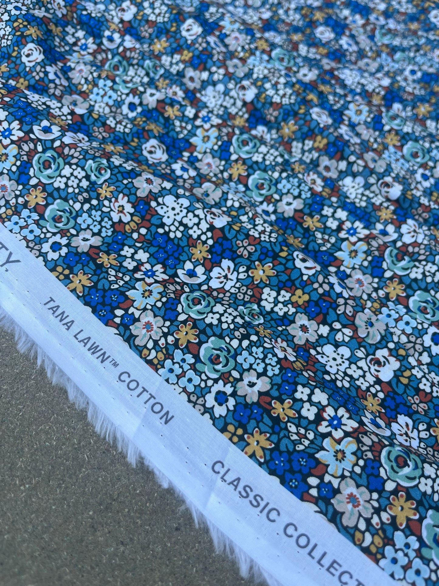 RW 069 Liberty of London millefleurs