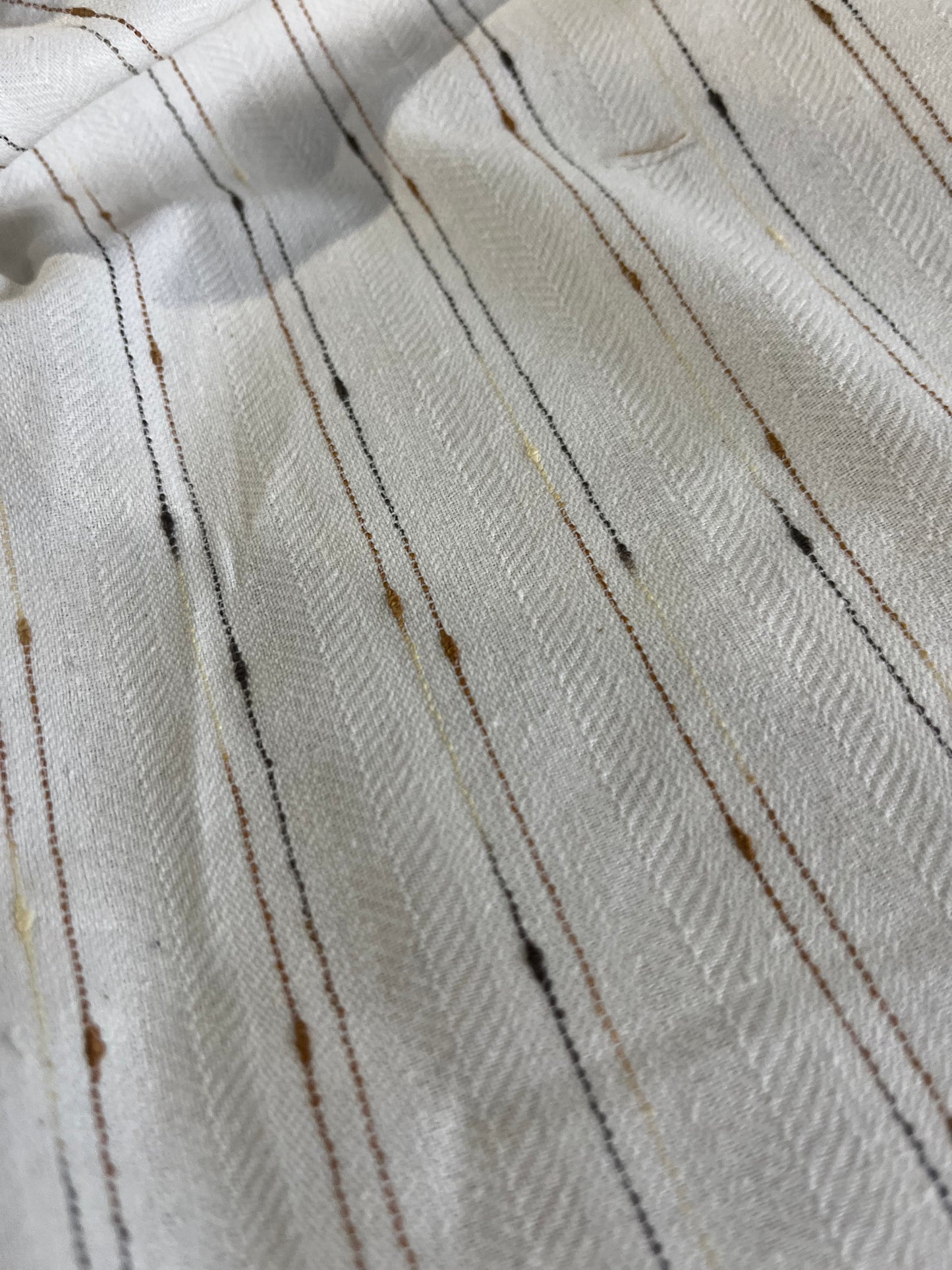 RAOUL 004 coloured white denim with slub stripes sand/khaky