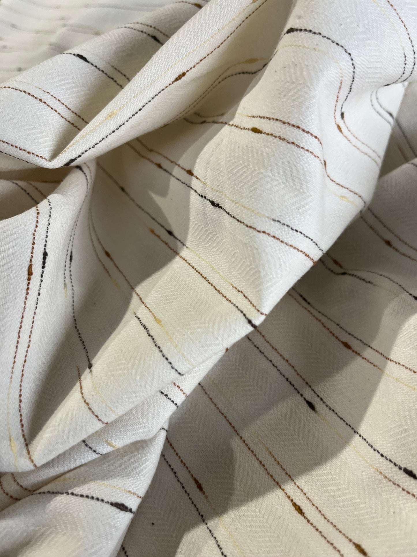 RAOUL 004 coloured white denim with slub stripes sand/khaky