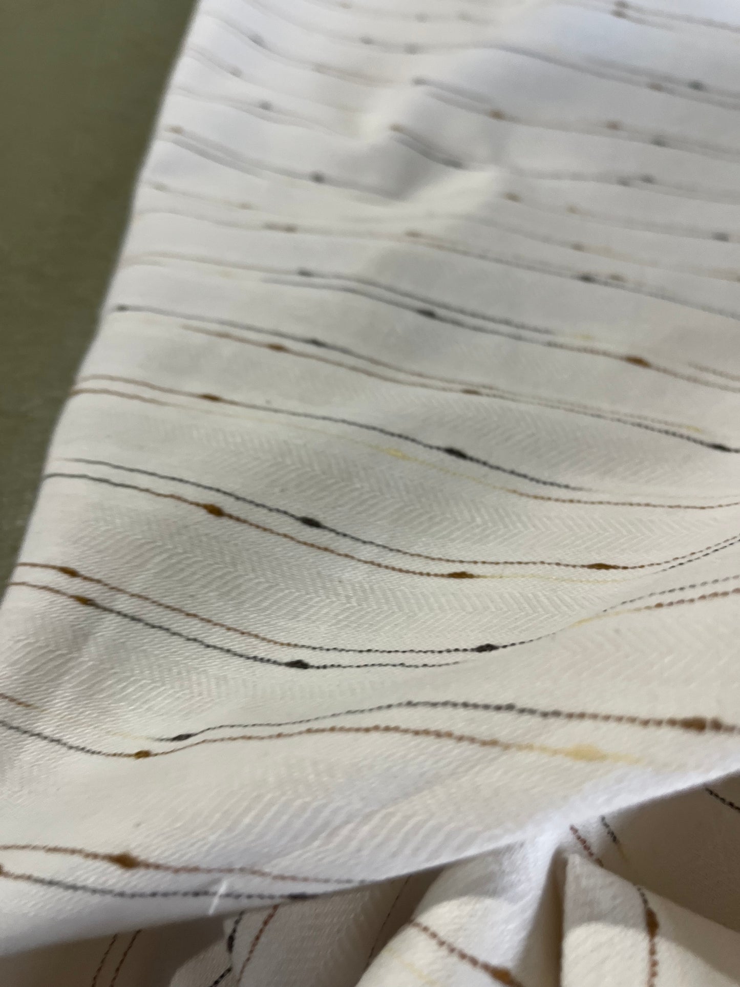 RAOUL 004 coloured white denim with slub stripes sand/khaky