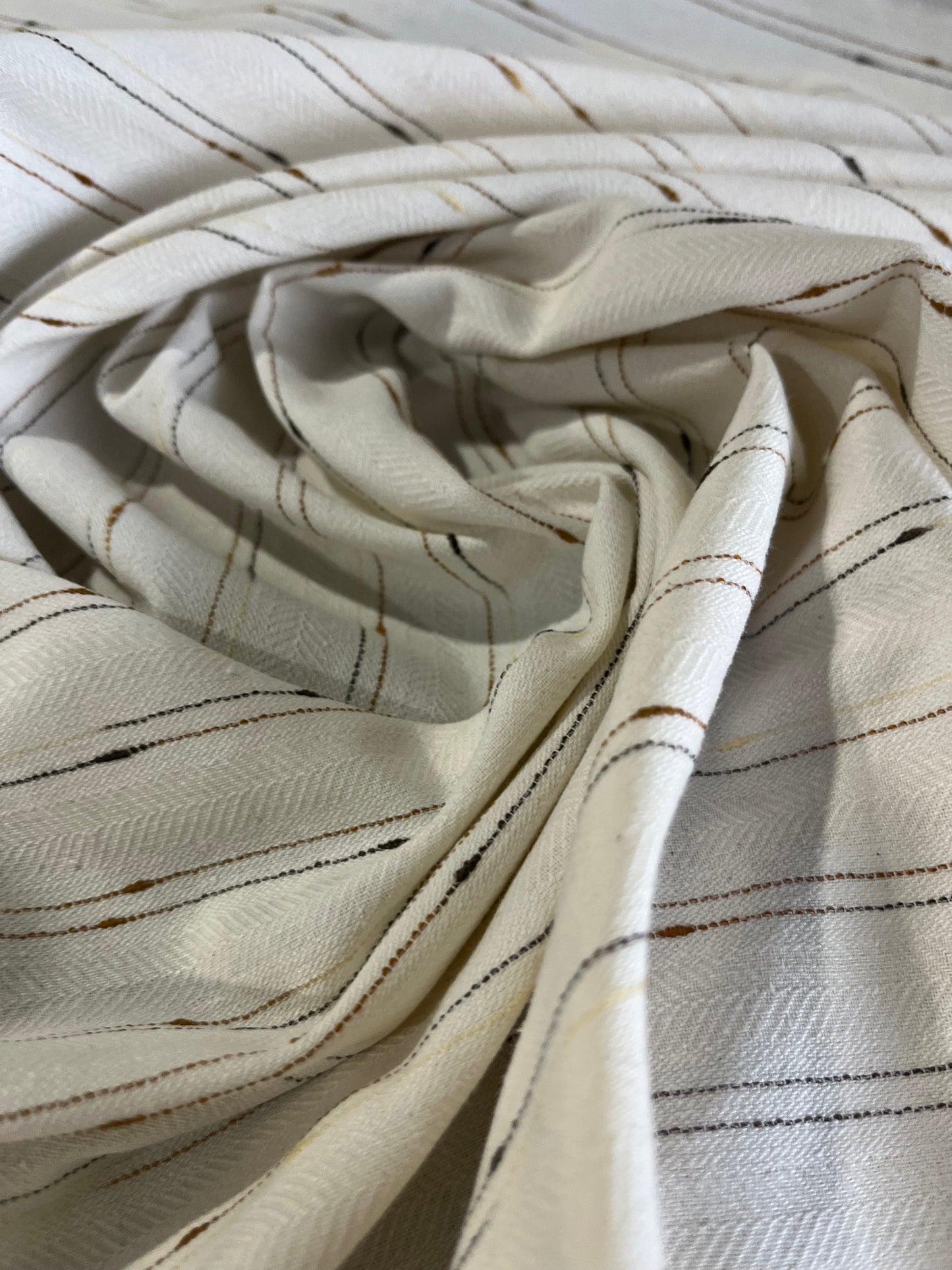 RAOUL 004 coloured white denim with slub stripes sand/khaky