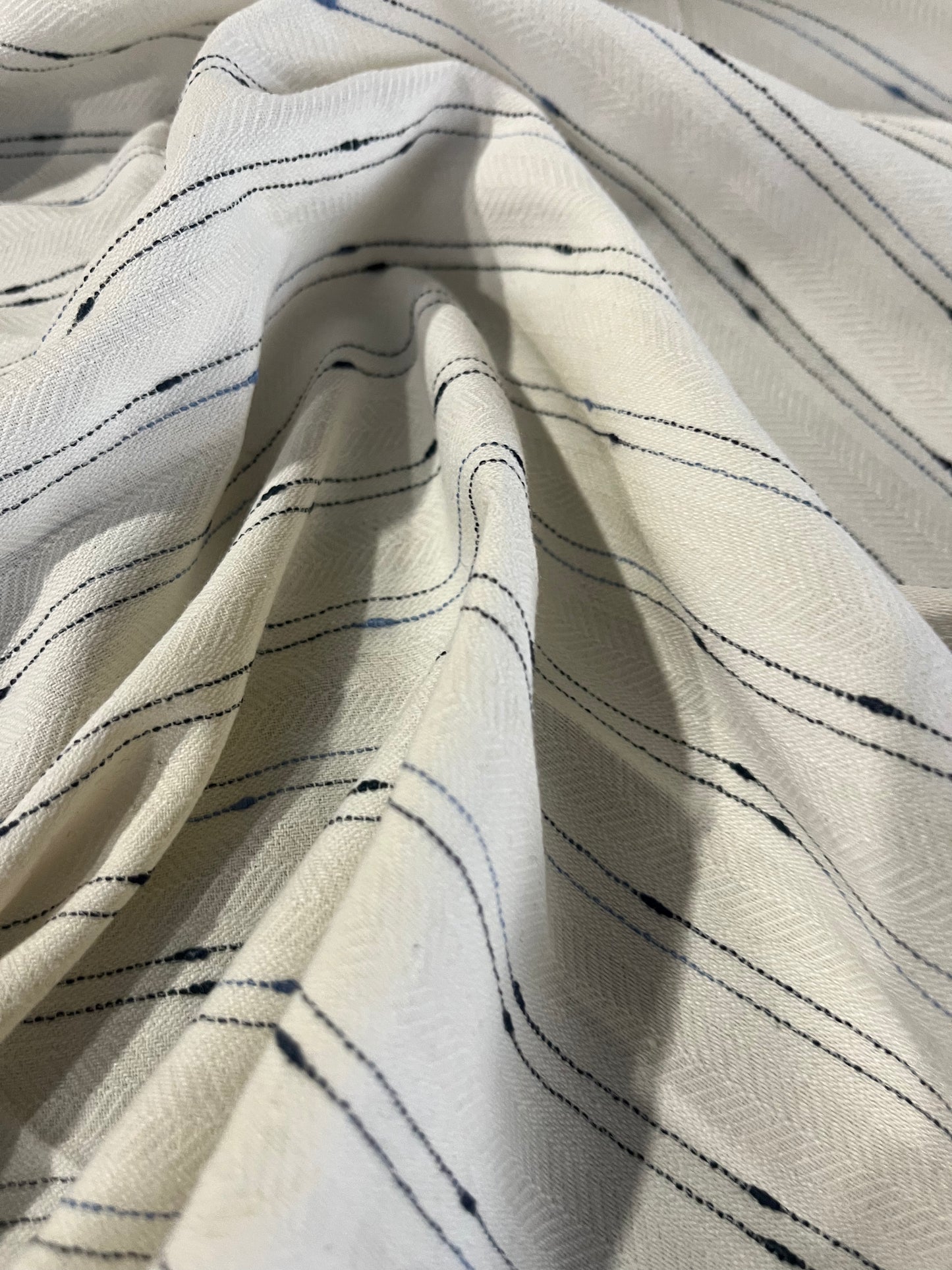 RAOUL 006 coloured white denim with slub stripes indigo