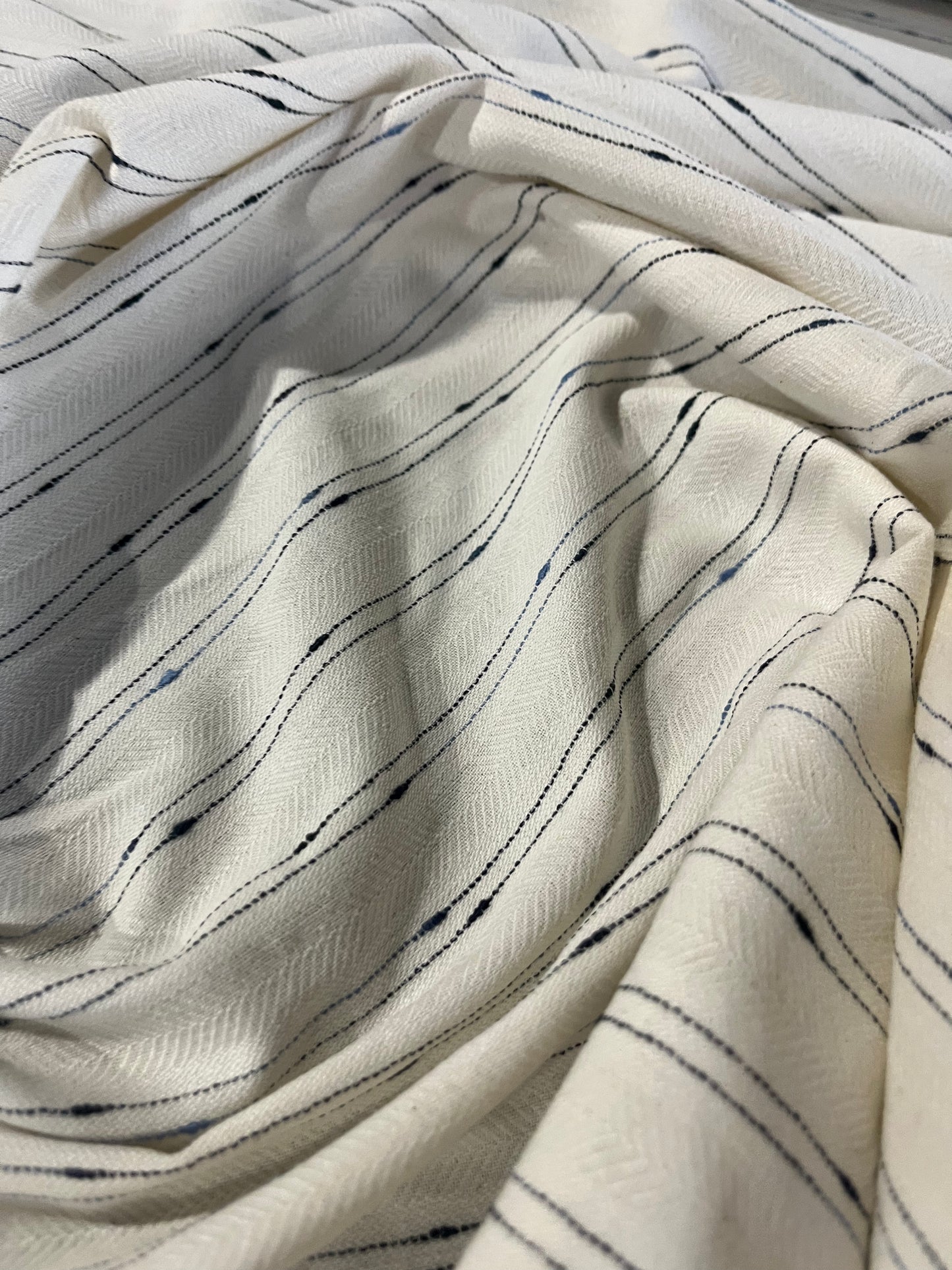 RAOUL 006 coloured white denim with slub stripes indigo