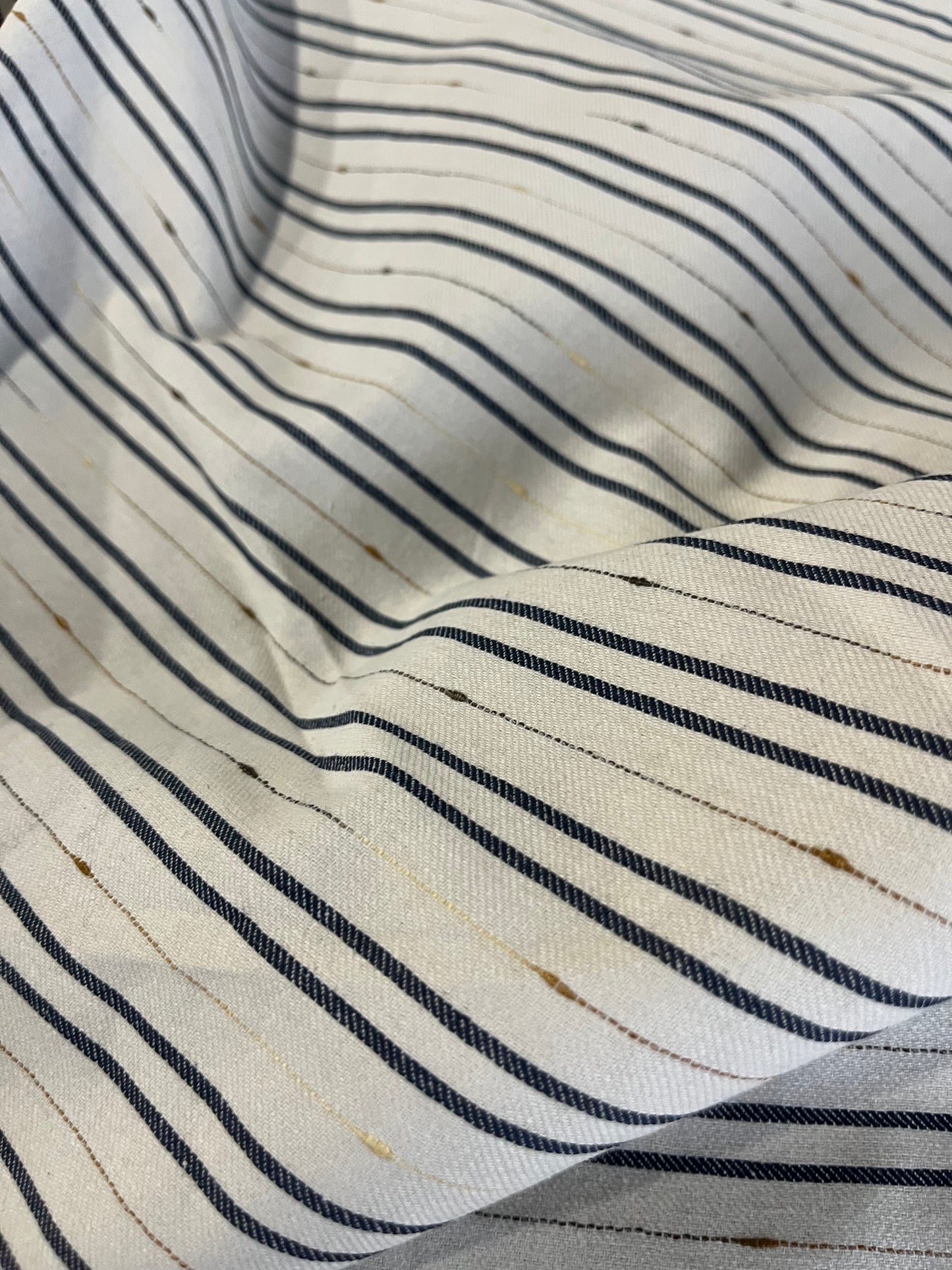 RAOUL 007 coloured white denim with irregular slub stripes indigo