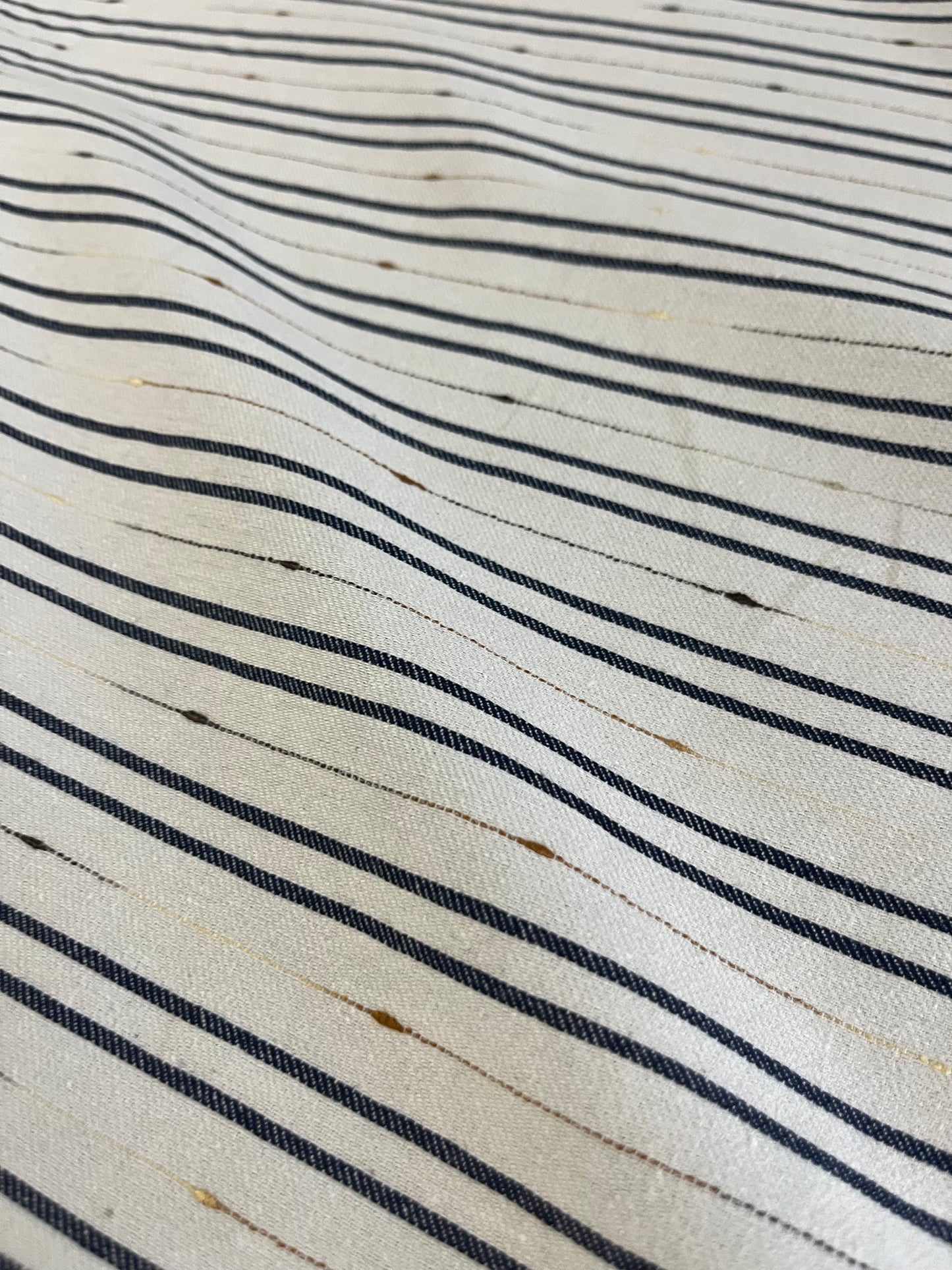 RAOUL 007 coloured white denim with irregular slub stripes indigo