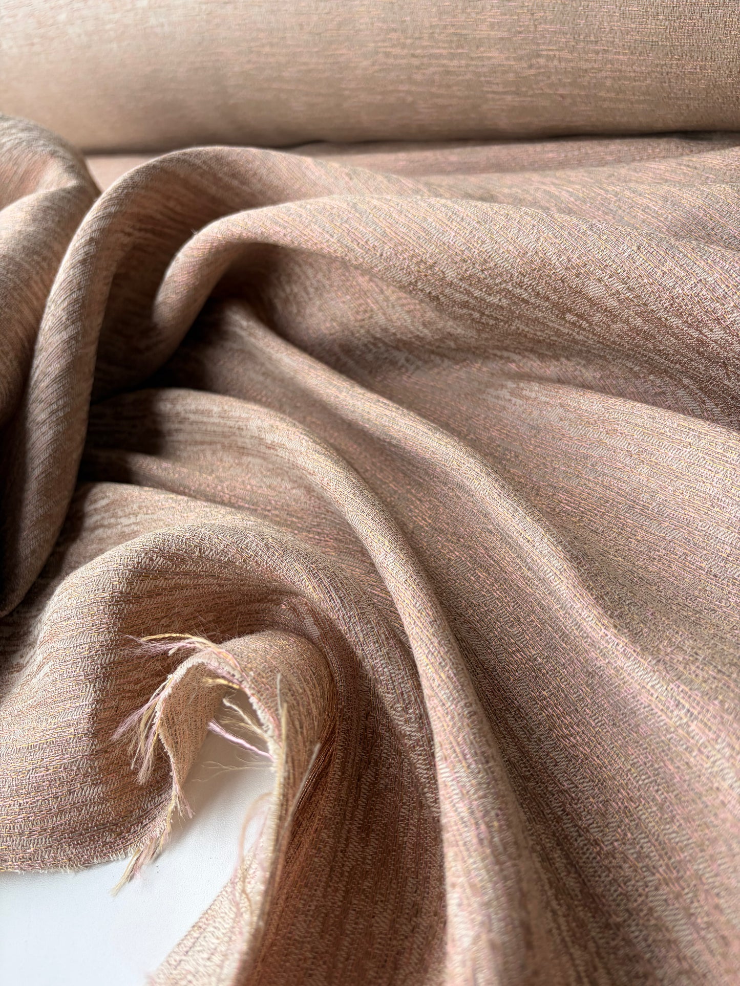 AMBRE 017 brocart fil à fil sand/soft pink
