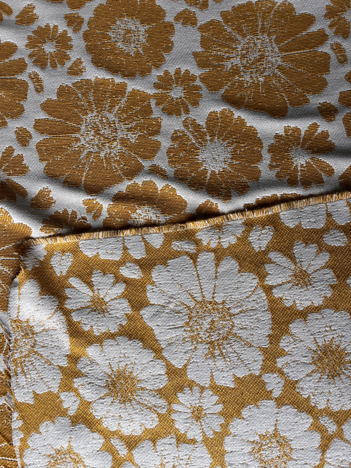 CELIA 027 cot jacquard big flowers warm yellow/ecru