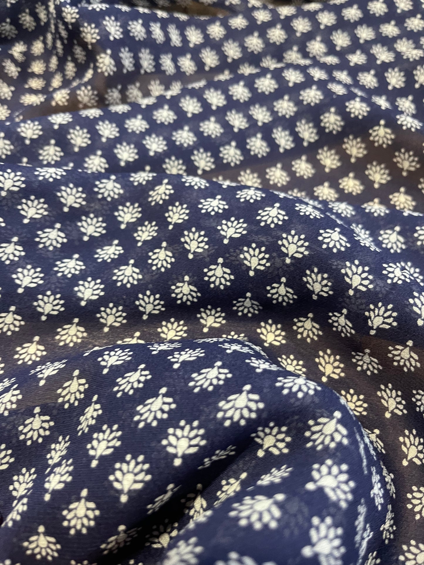 C02 viscose georgette small flowers