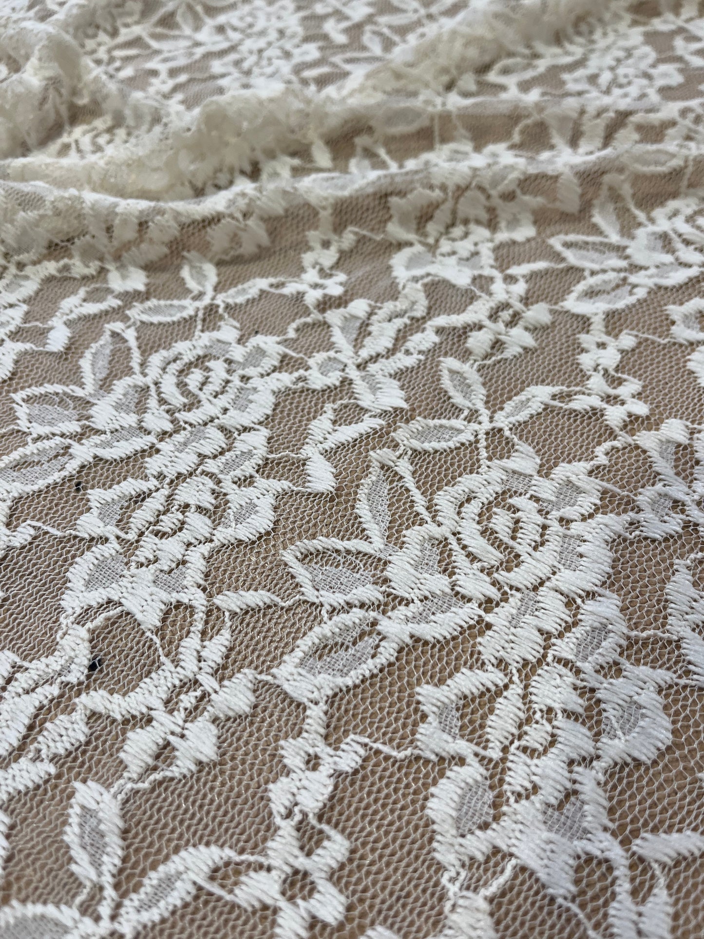 BOLZANO 004 lace stretch ecru