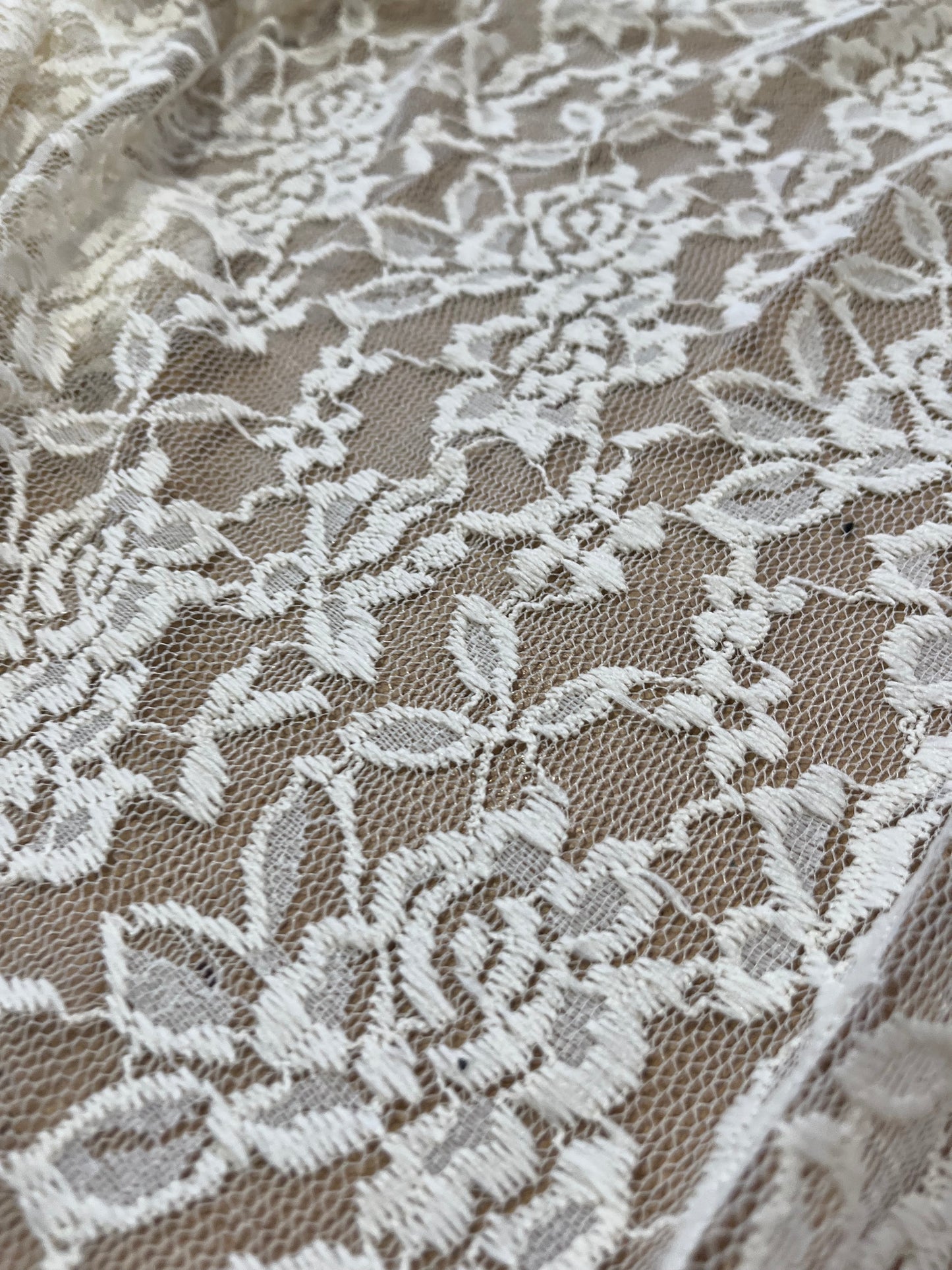 BOLZANO 004 lace stretch ecru