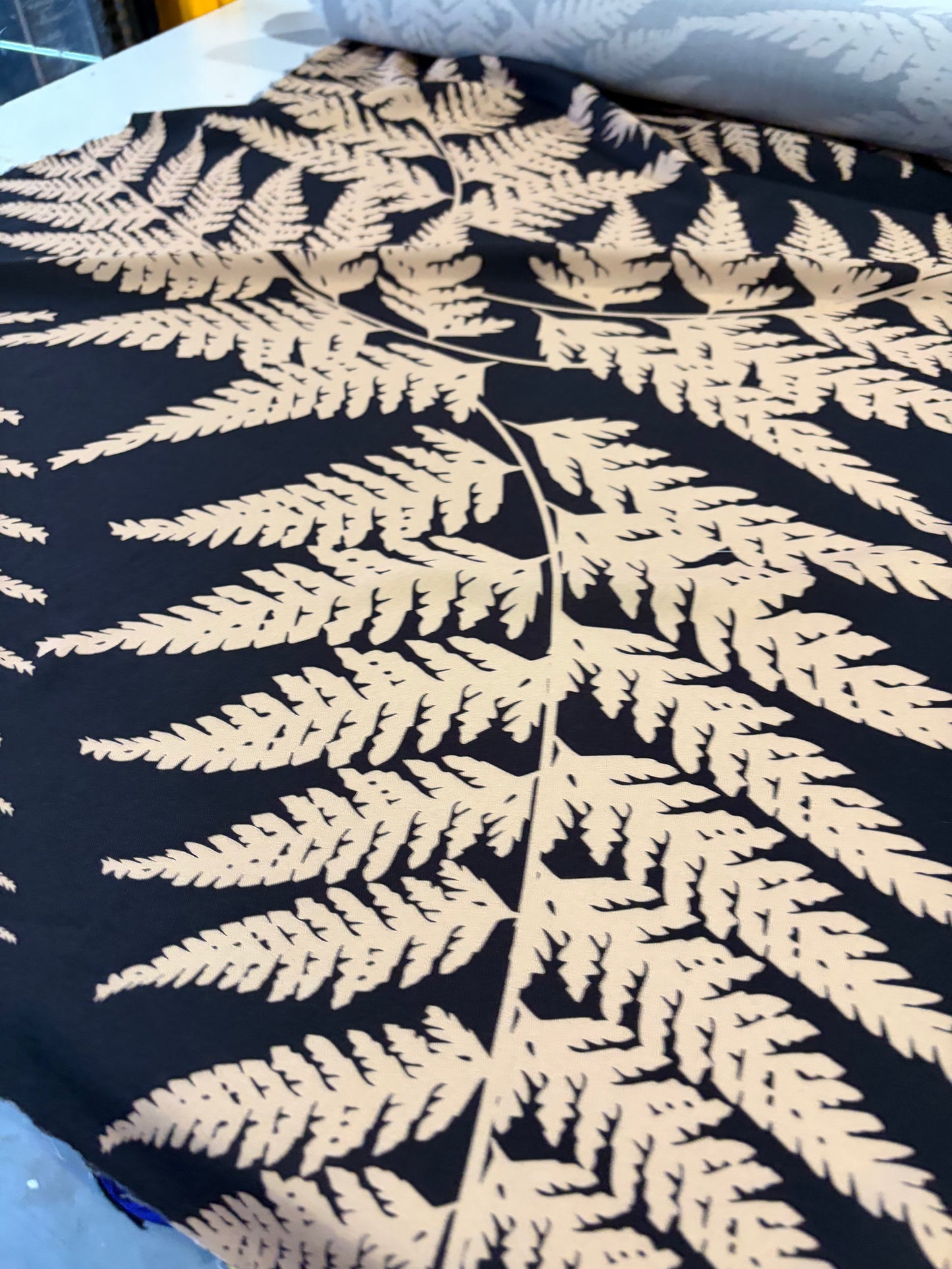 KRUSTY 024 brown/sand viscose twill print