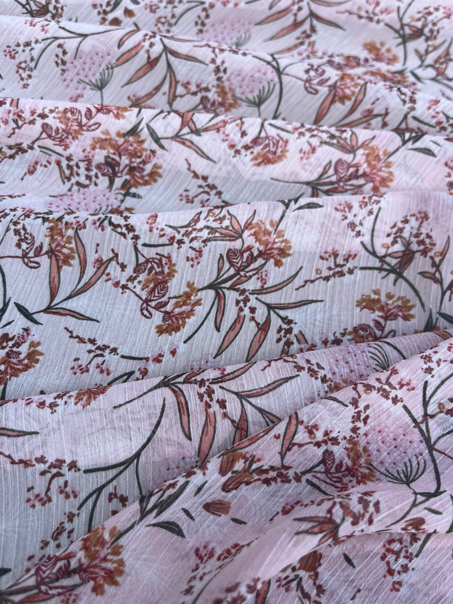 RW 092 crepon with romantic flower print rose poudre