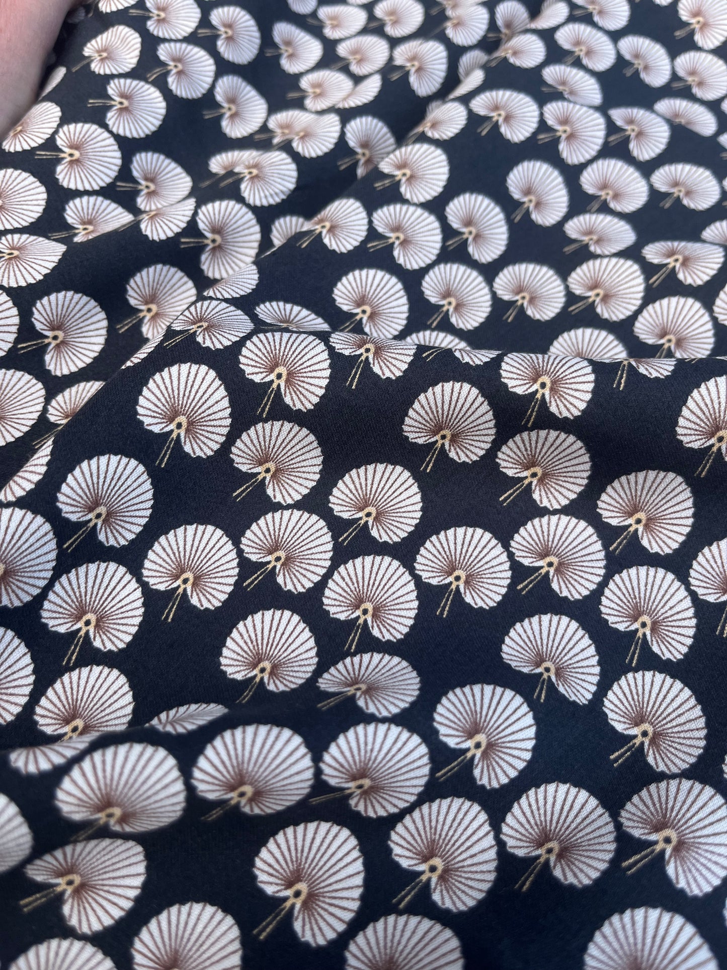 RW 096 viscose satin elegant print ginkgo
